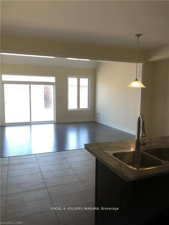 Photo 5 of 4419 Shuttleworth Drive, Niagara Falls, Lyons Creek — HOMEH