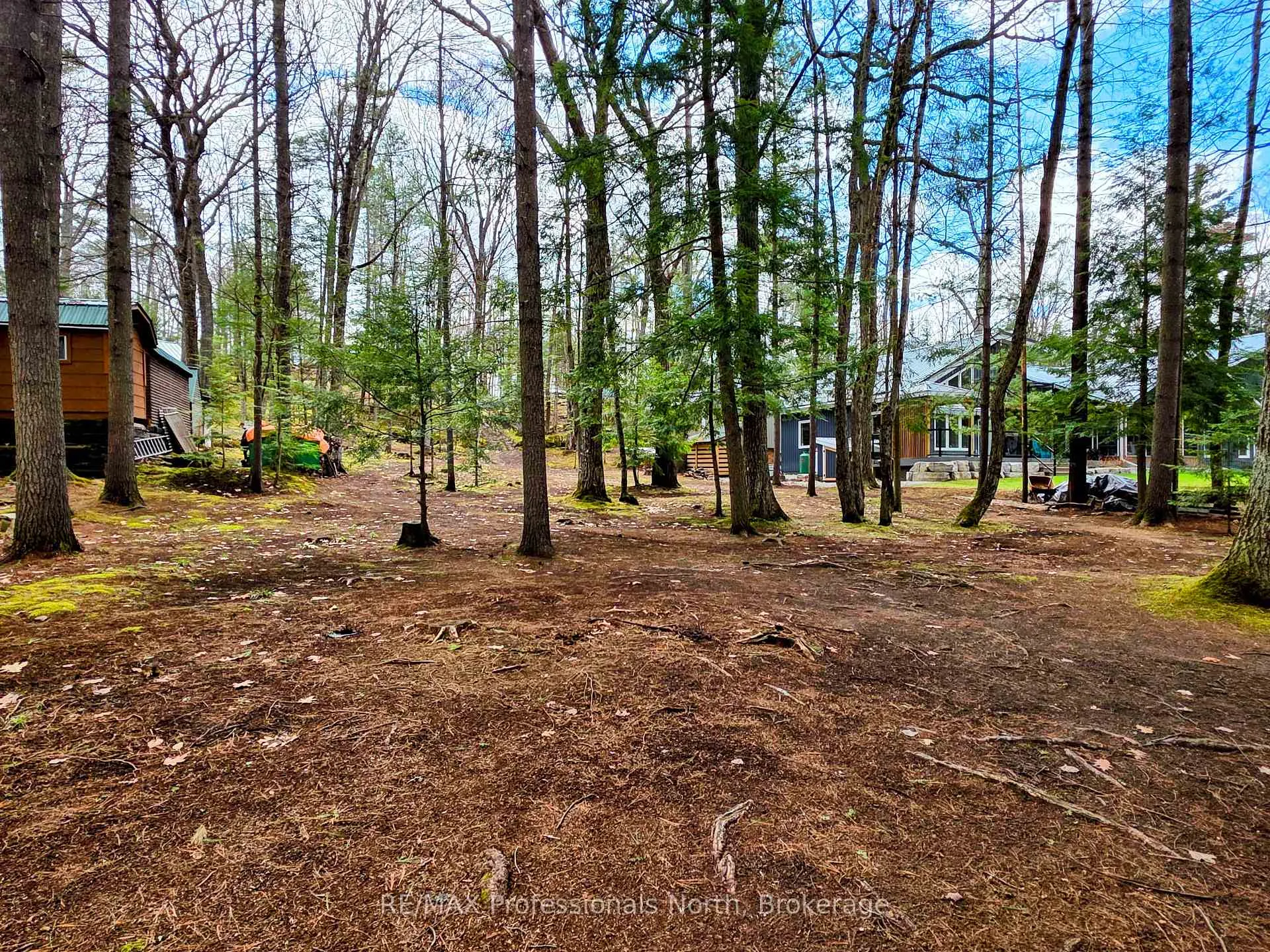 Photo 8 of 1701 Mission Drive, Minden Hills, Lutterworth — HOMEH