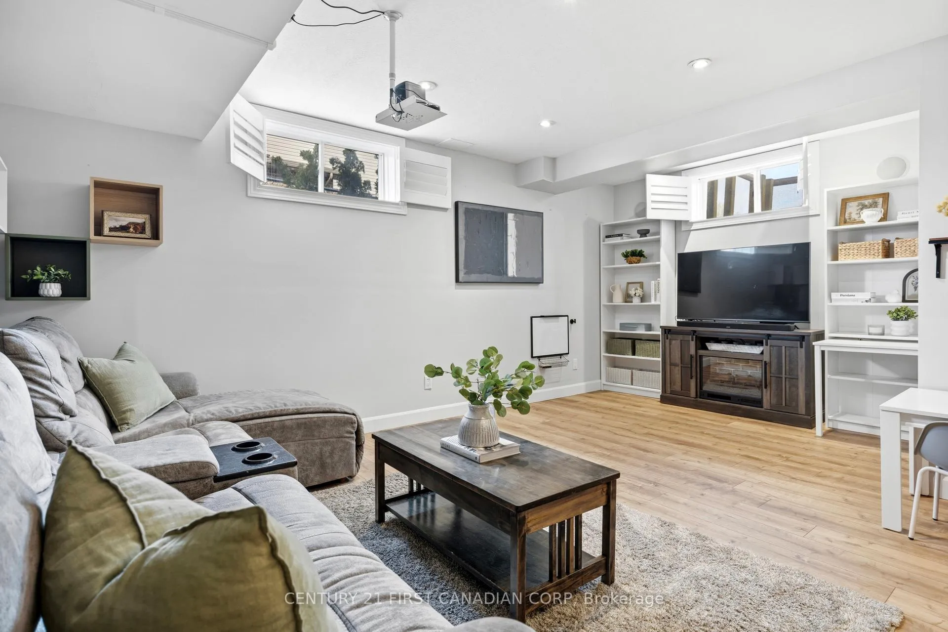 Photo 5 of 122 Joseph Street, Lucan Biddulph, Lucan — HOMEH