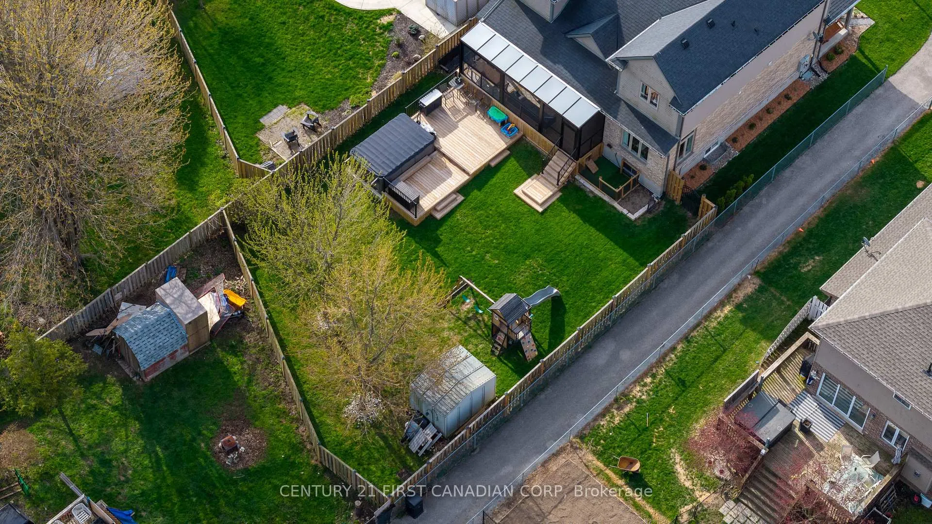 Photo 13 of 122 Joseph Street, Lucan Biddulph, Lucan — HOMEH