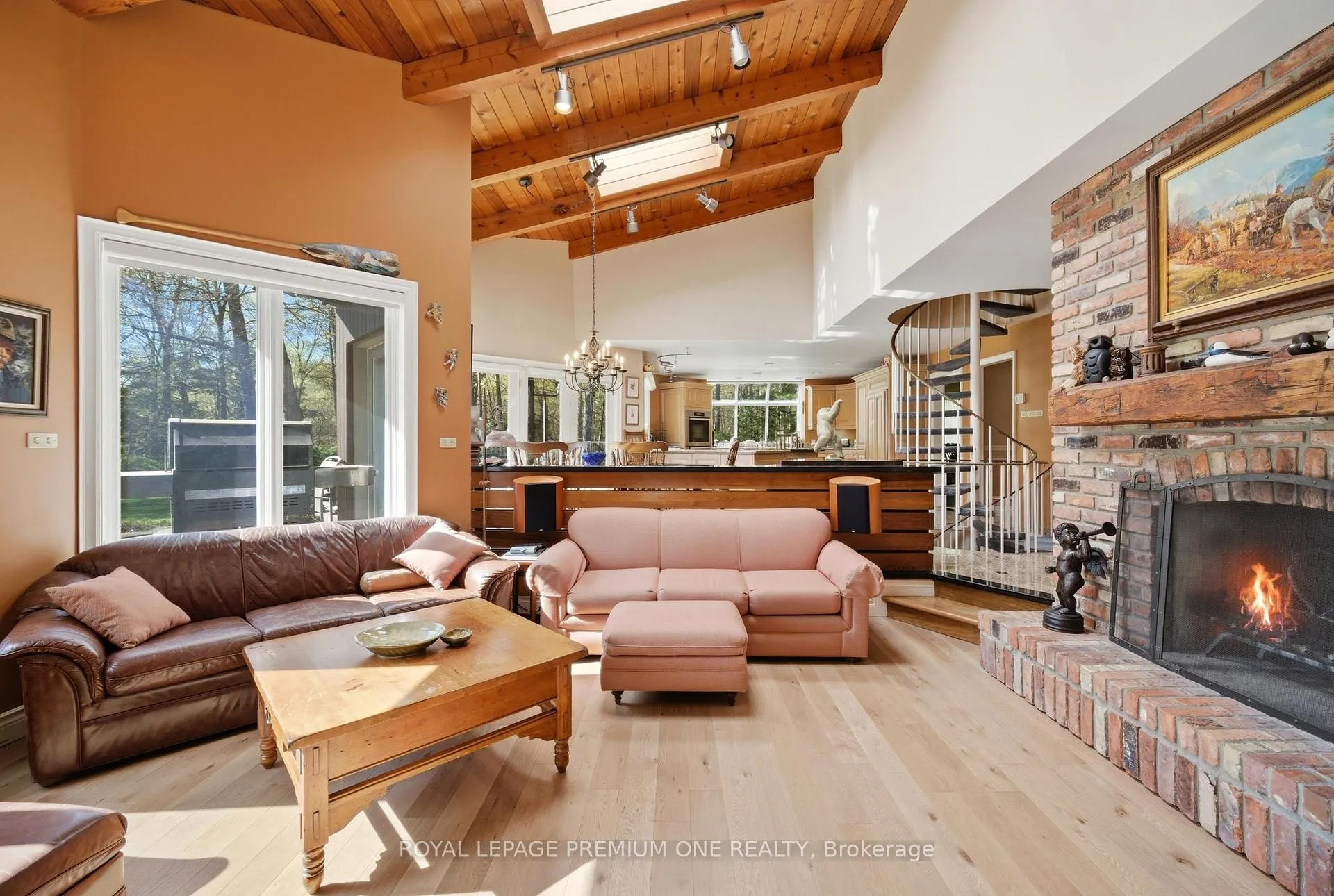 Photo 5 of 72 Golf Avenue, Vaughan, East Woodbridge — HOMEH