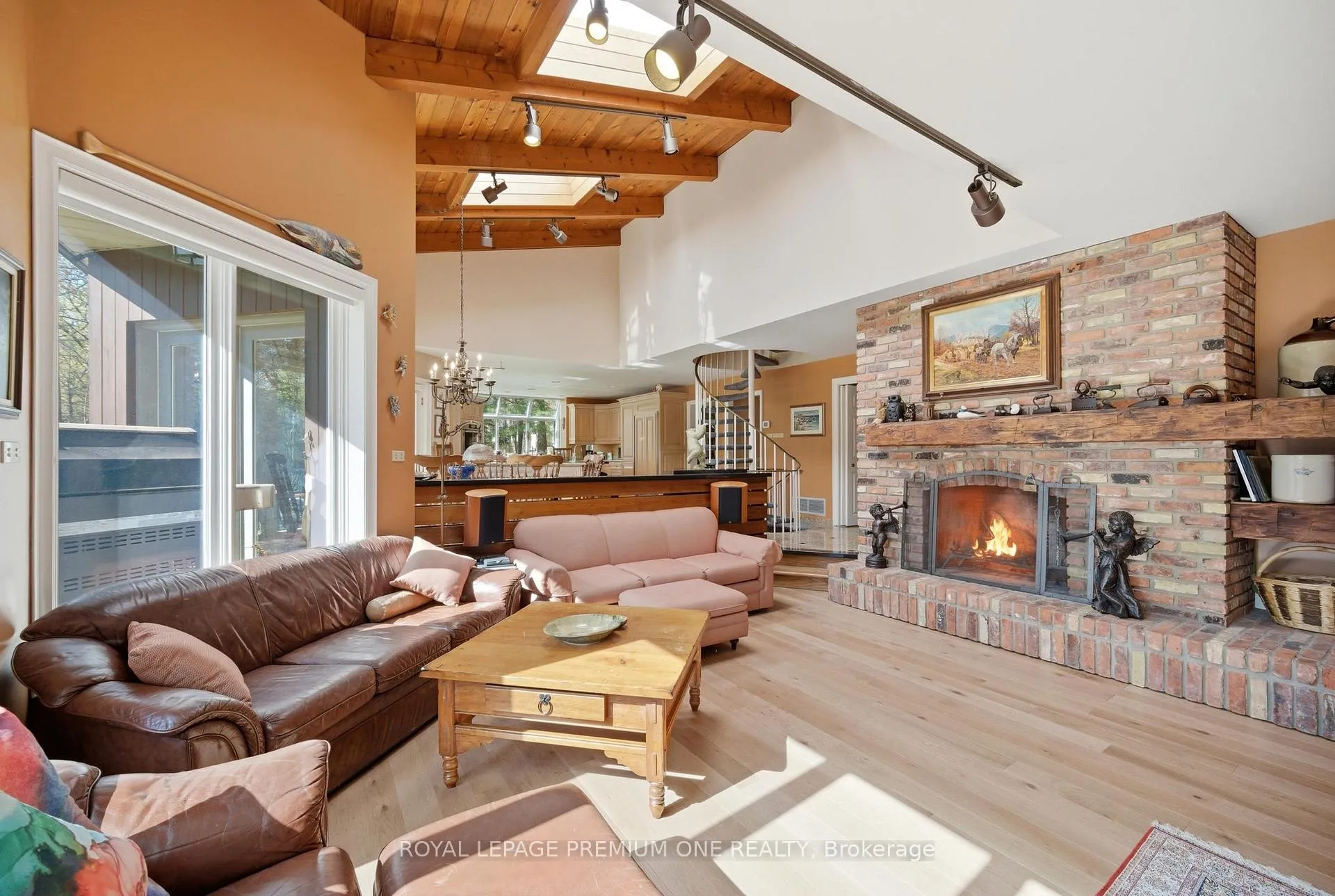 Photo 6 of 72 Golf Avenue, Vaughan, East Woodbridge — HOMEH