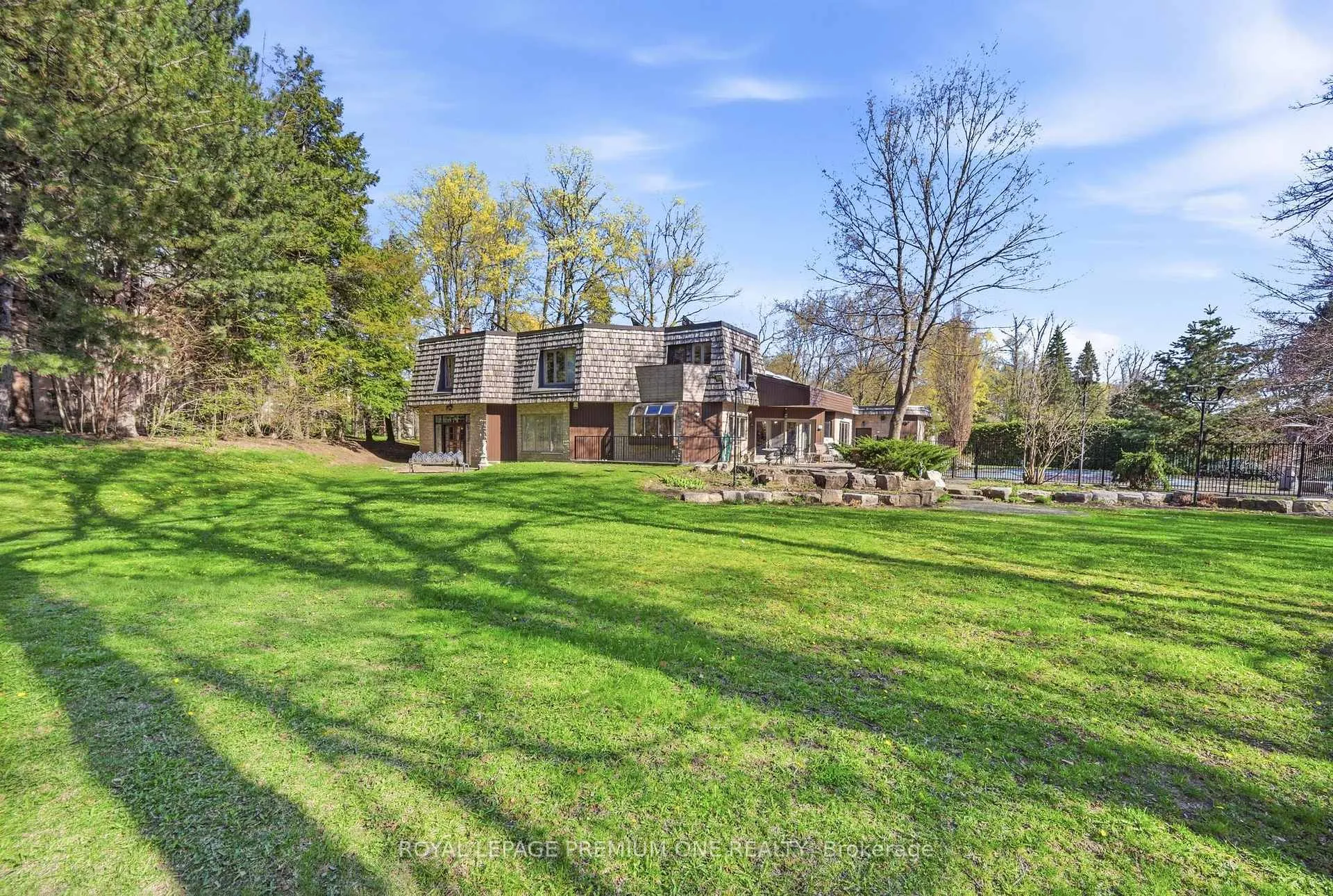Photo 24 of 72 Golf Avenue, Vaughan, East Woodbridge — HOMEH
