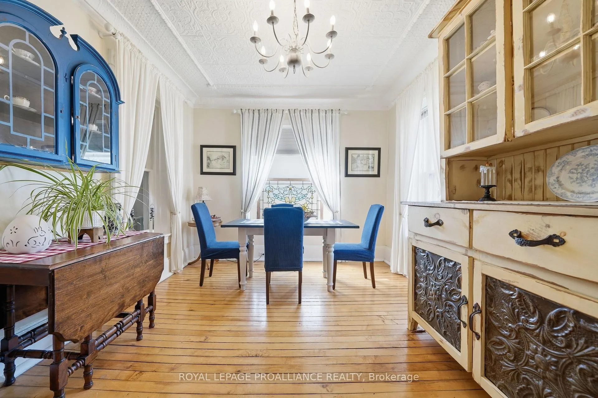 Photo 10 of 154 St Lawrence Street W, Madoc — HOMEH