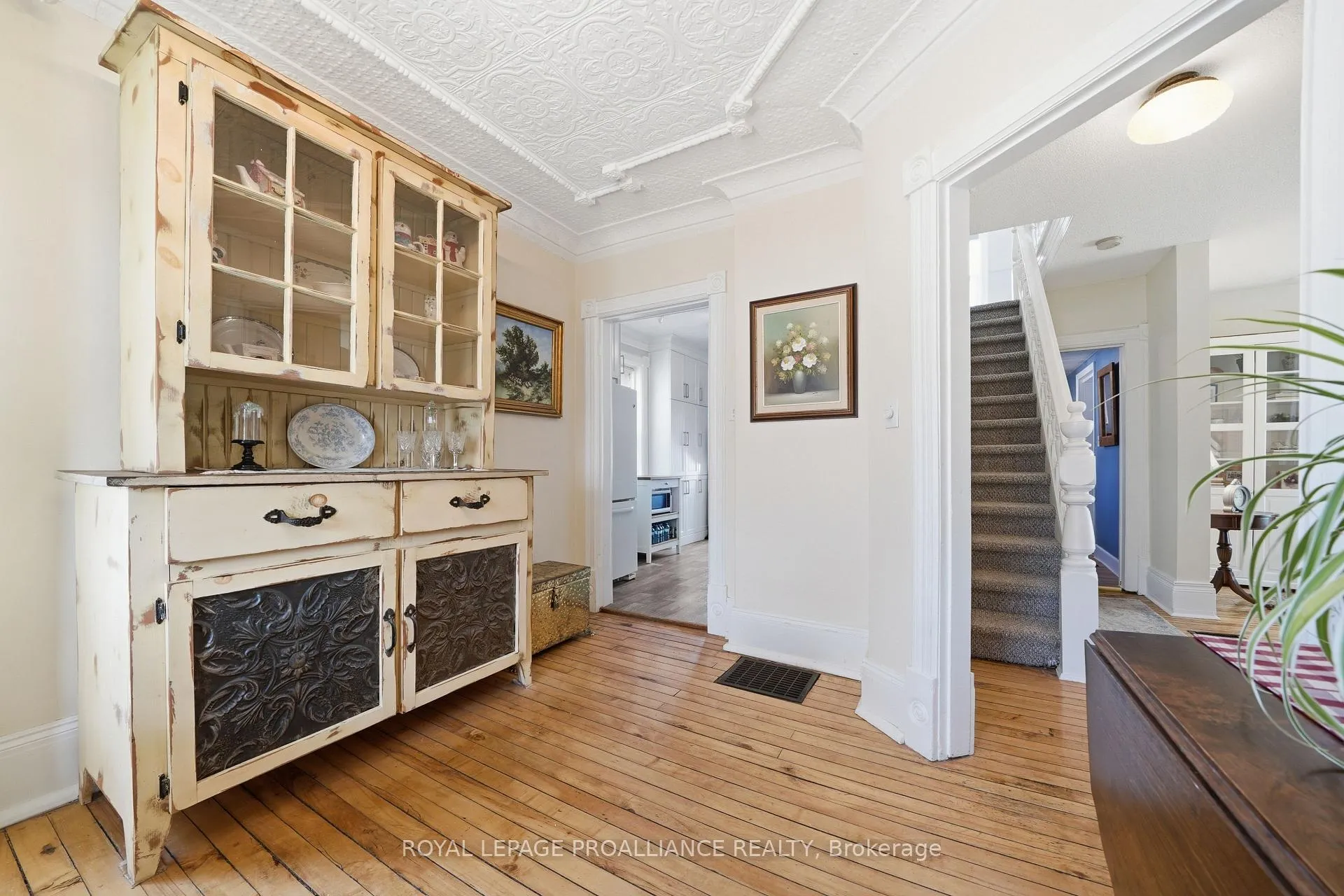 Photo 11 of 154 St Lawrence Street W, Madoc — HOMEH