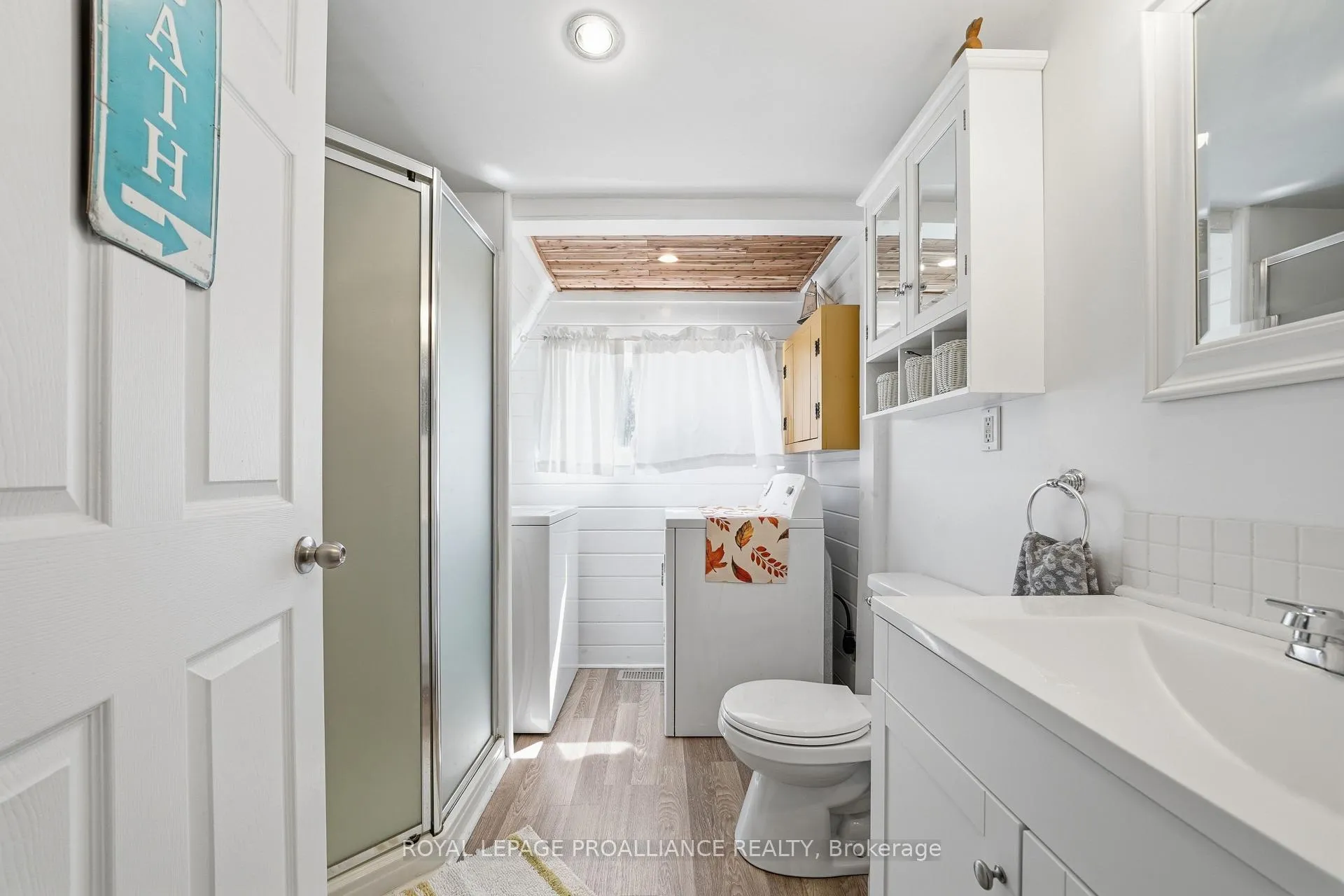 Photo 18 of 154 St Lawrence Street W, Madoc — HOMEH