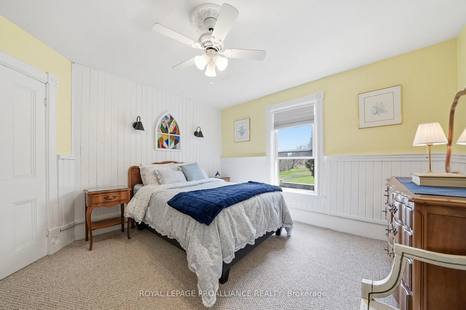 Photo 24 of 154 St Lawrence Street W, Madoc — HOMEH