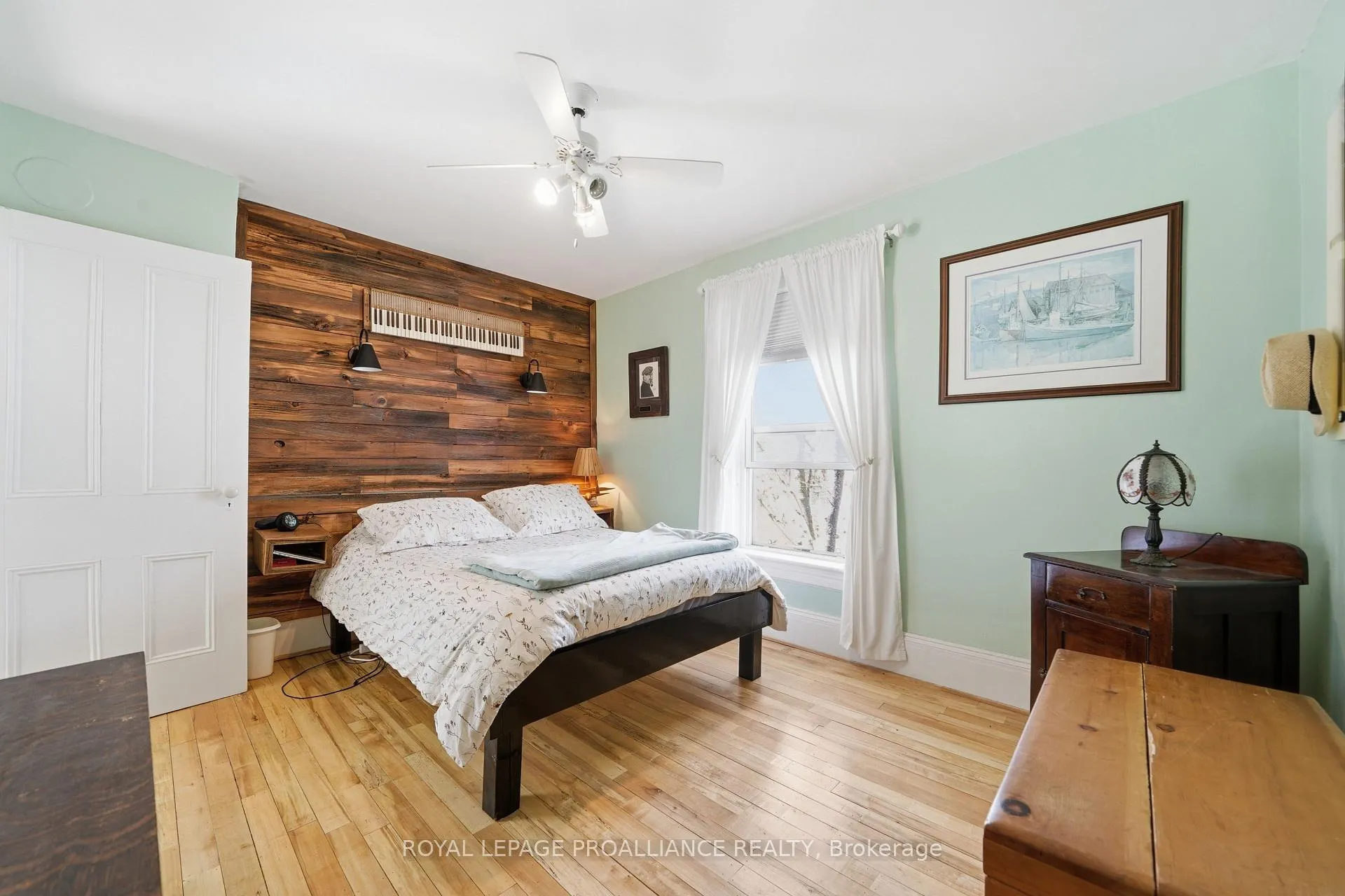 Photo 27 of 154 St Lawrence Street W, Madoc — HOMEH
