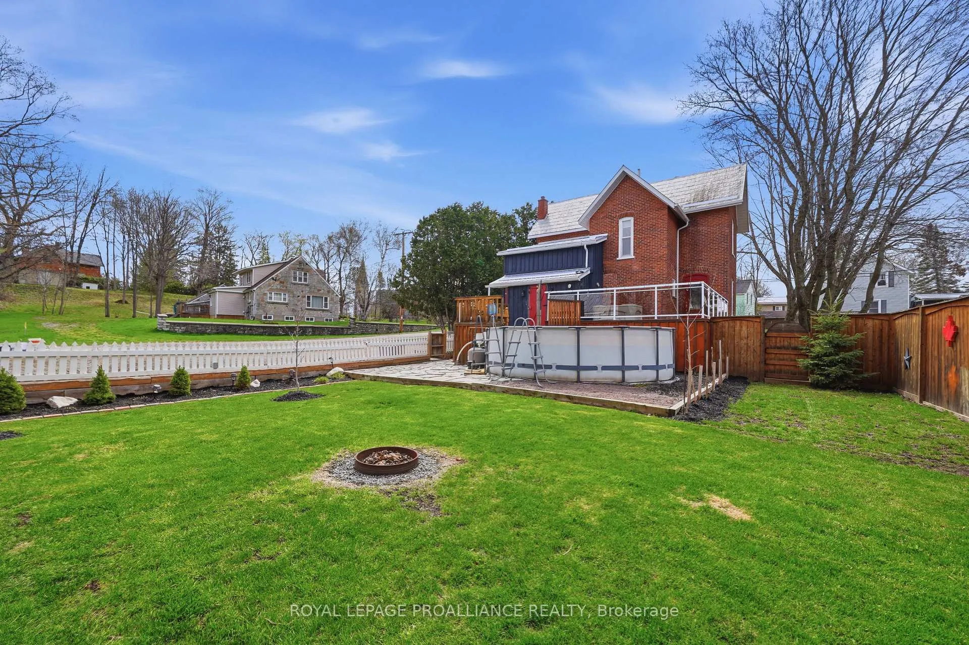 Photo 39 of 154 St Lawrence Street W, Madoc — HOMEH