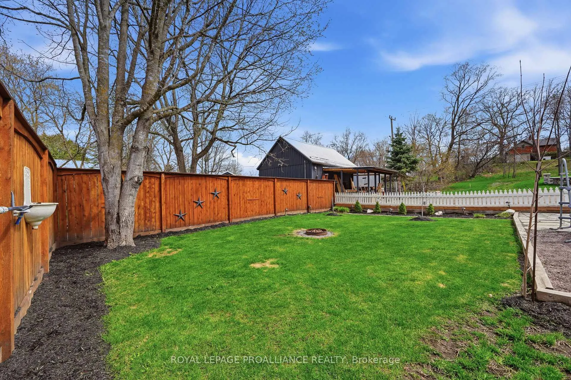 Photo 40 of 154 St Lawrence Street W, Madoc — HOMEH