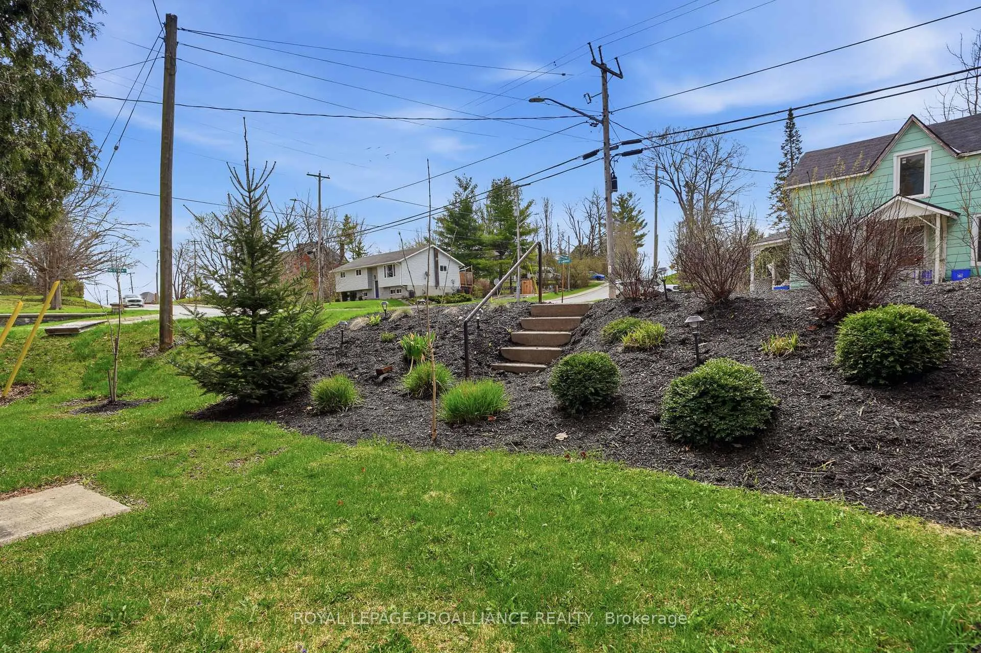 Photo 42 of 154 St Lawrence Street W, Madoc — HOMEH