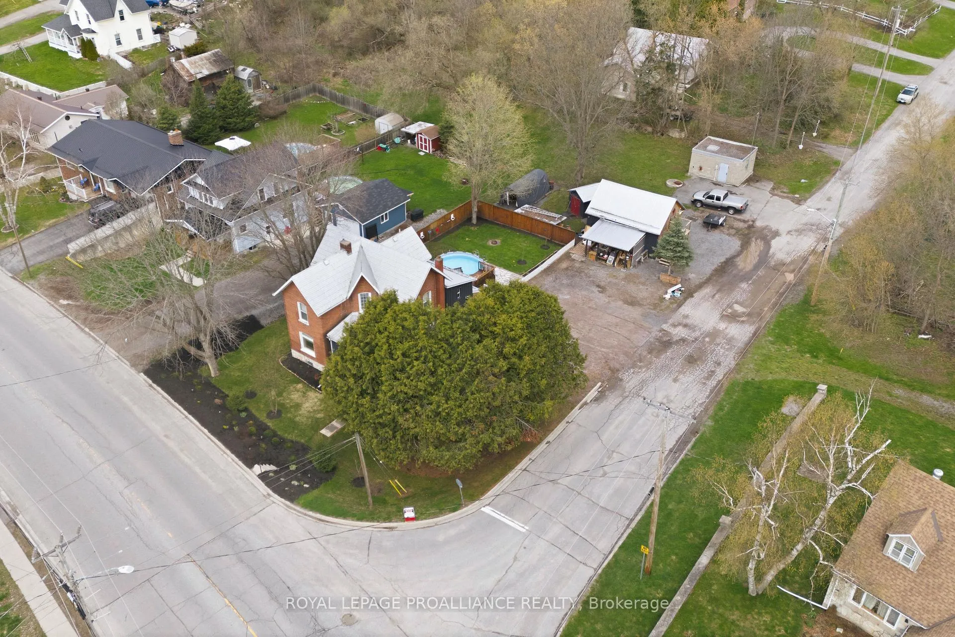 Photo 47 of 154 St Lawrence Street W, Madoc — HOMEH
