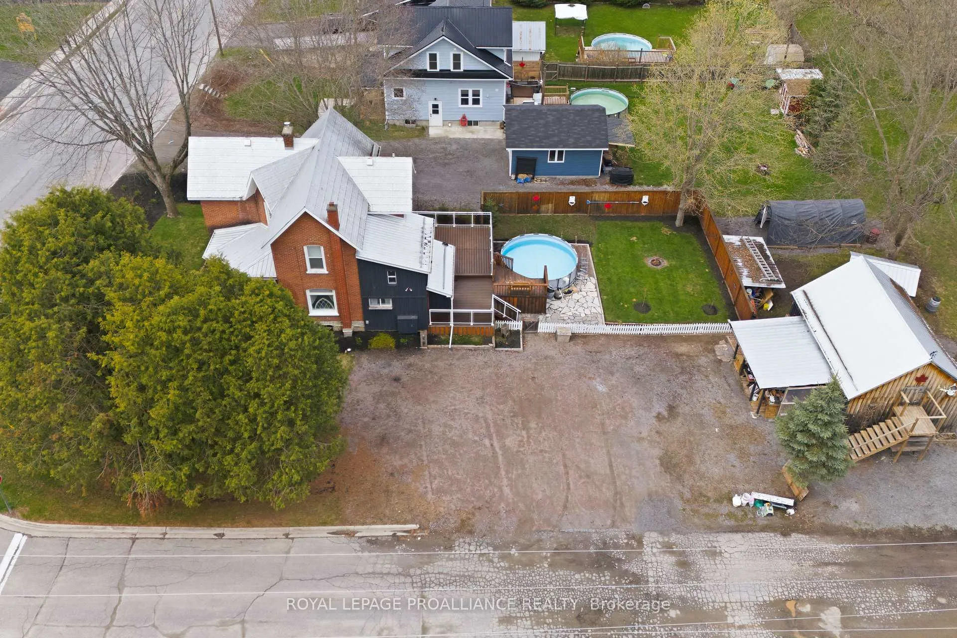 Photo 48 of 154 St Lawrence Street W, Madoc — HOMEH