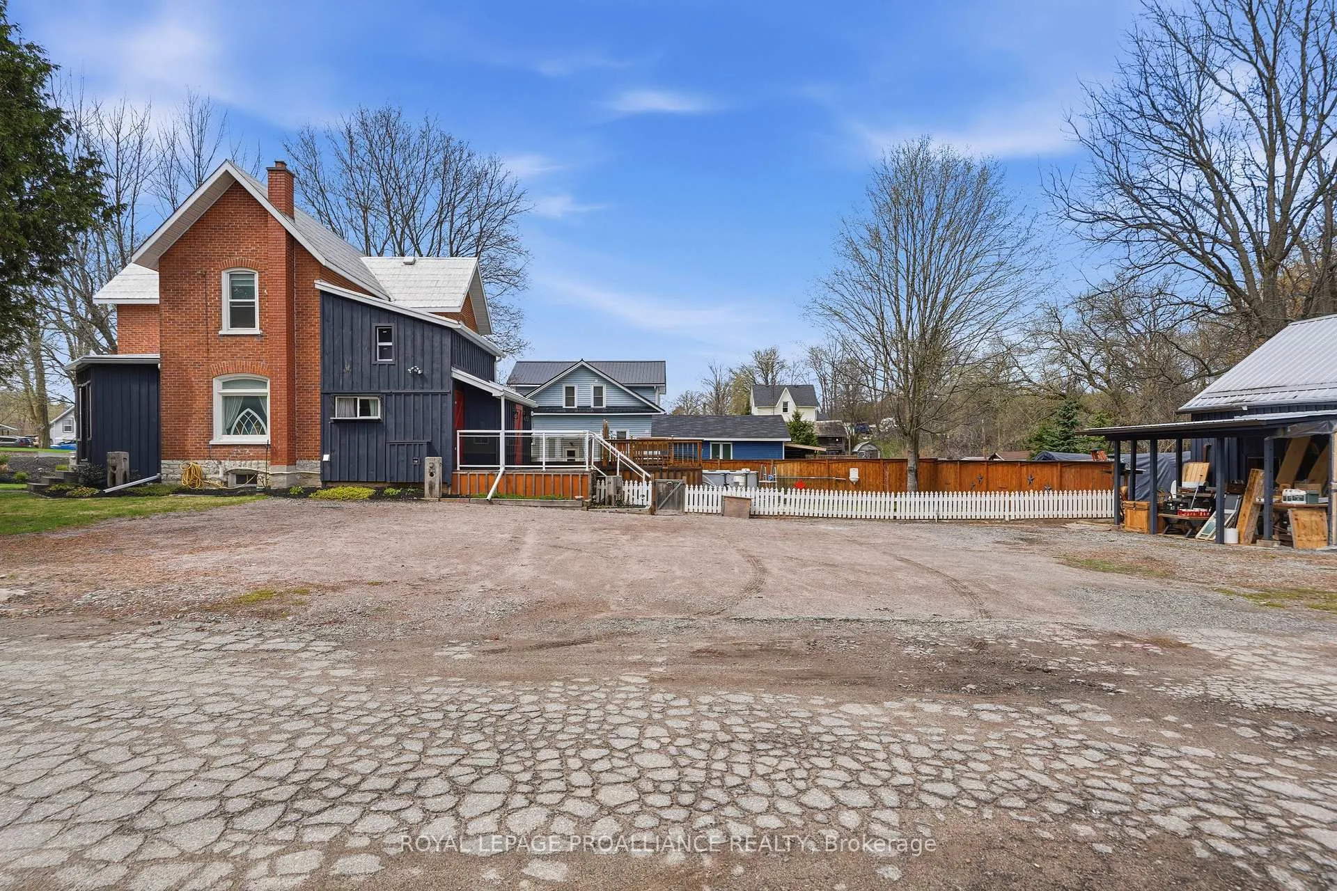 Photo 49 of 154 St Lawrence Street W, Madoc — HOMEH