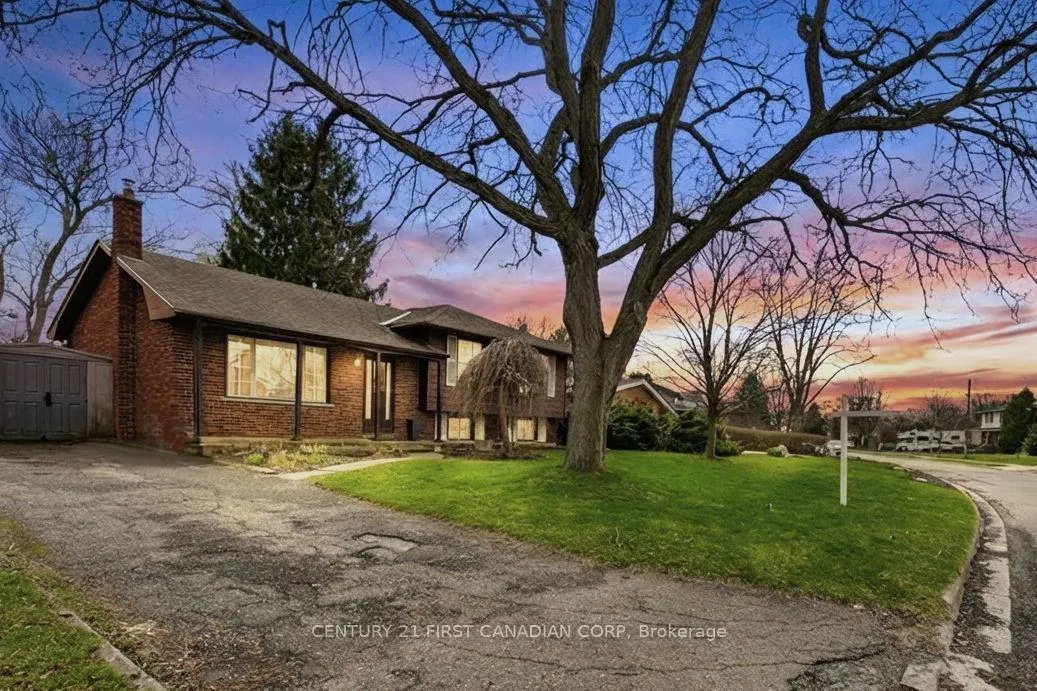 Photo 1 of 25 Glanworth Avenue, St. Thomas — HOMEH
