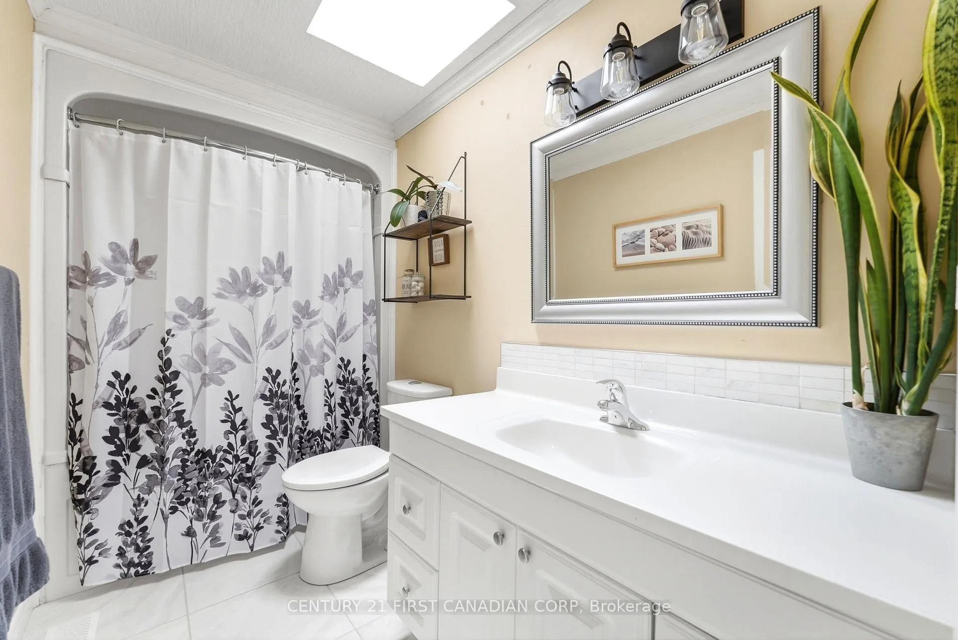 Photo 14 of 25 Glanworth Avenue, St. Thomas — HOMEH