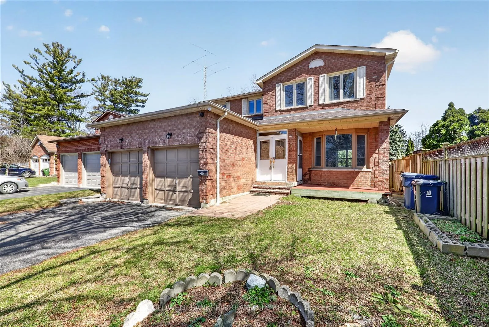Front of 3 Windrush Trail