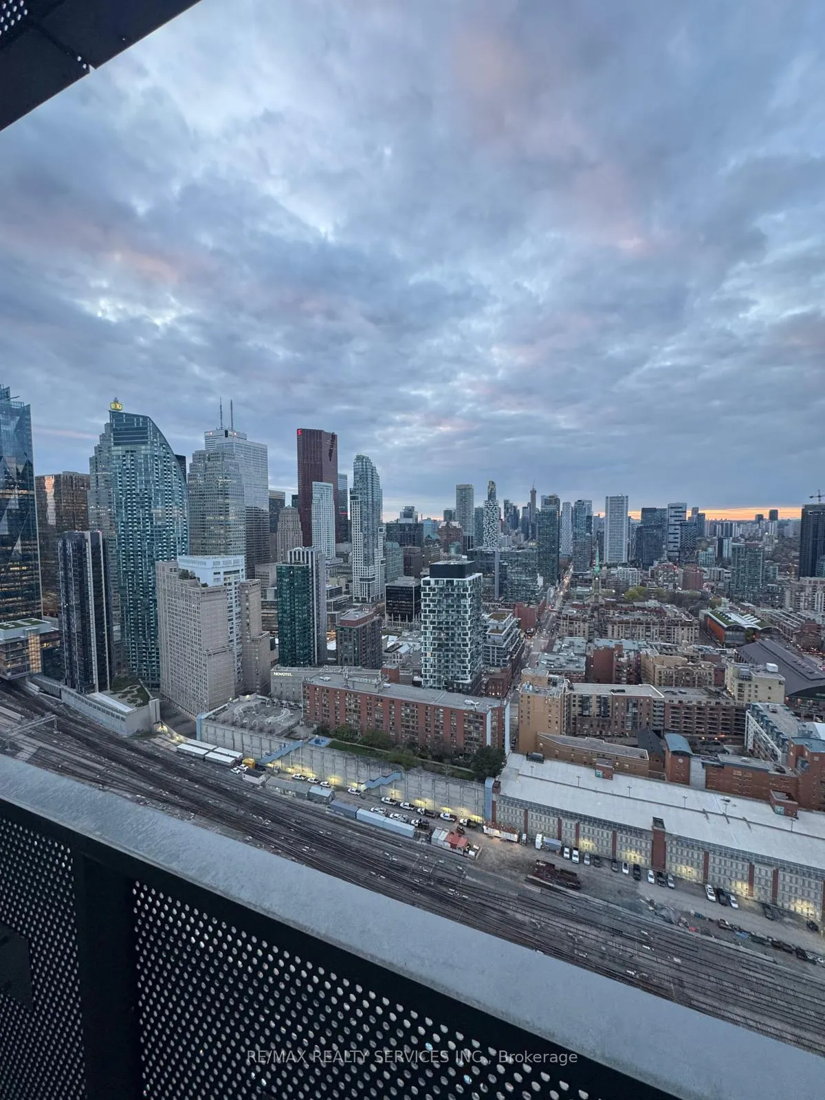 Photo 3 of Unit 4503, 55 Copper Street, Toronto, Waterfront Communities — HOMEH
