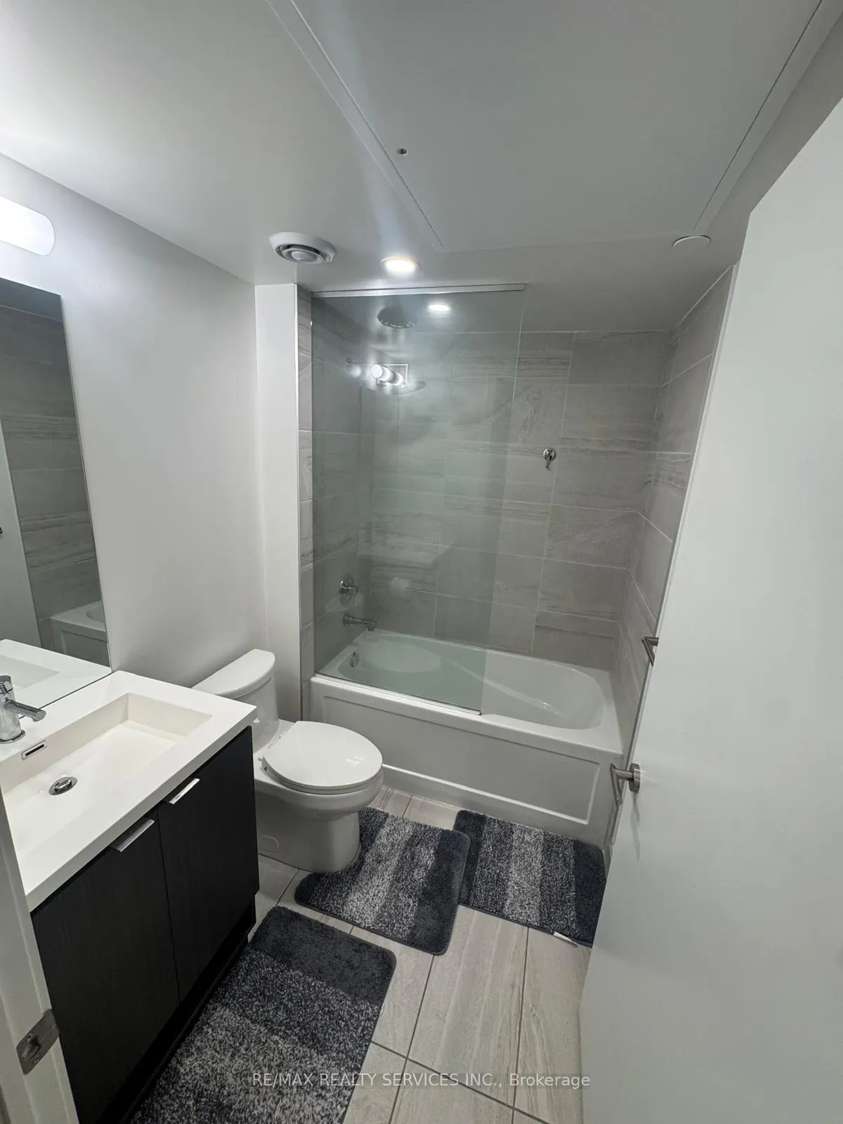 Photo 8 of Unit 4503, 55 Copper Street, Toronto, Waterfront Communities — HOMEH