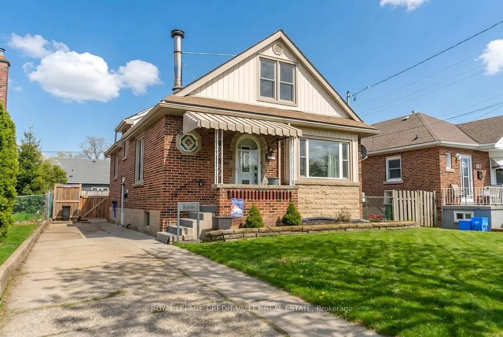 Photo 2 of 117 Glencarry Avenue, Hamilton, Glenview — HOMEH