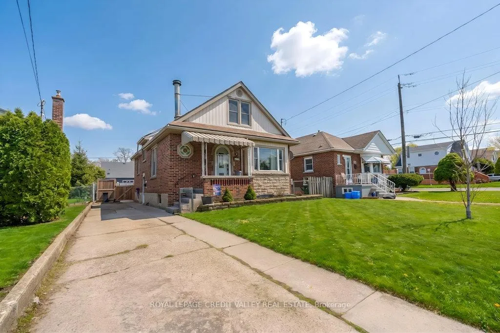Photo 4 of 117 Glencarry Avenue, Hamilton, Glenview — HOMEH
