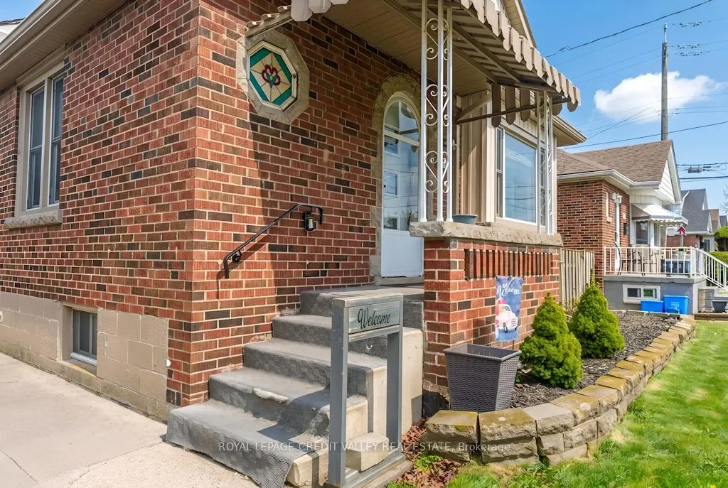 Photo 6 of 117 Glencarry Avenue, Hamilton, Glenview — HOMEH