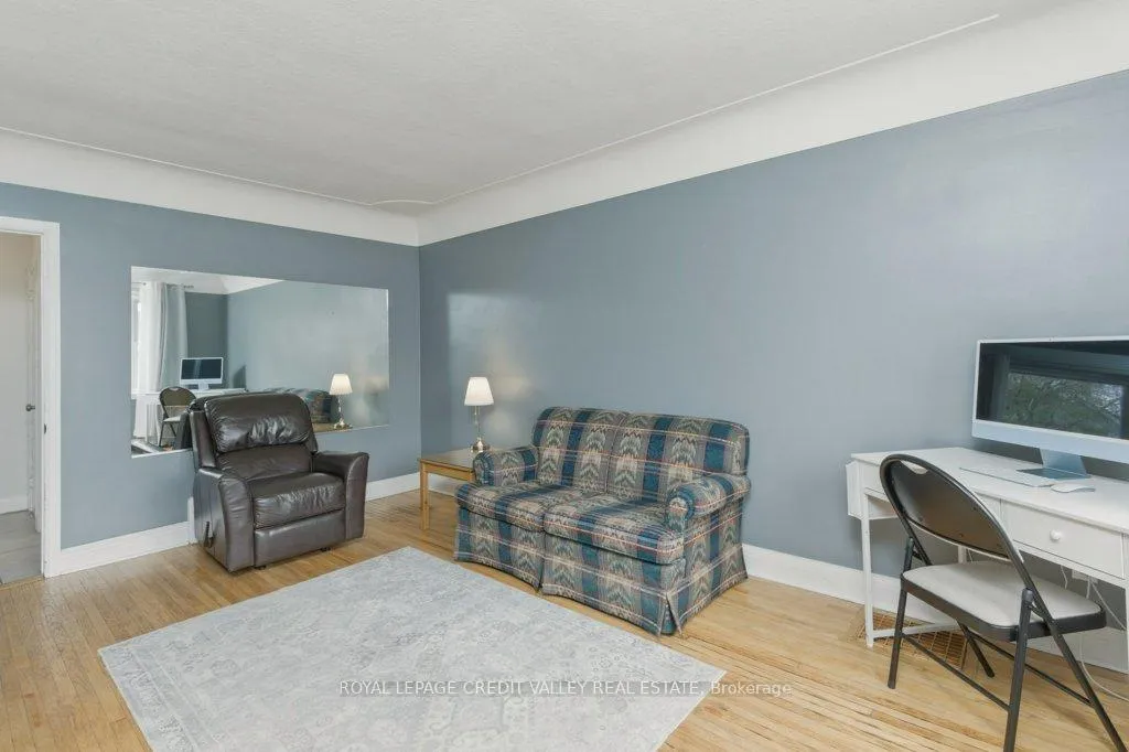 Photo 10 of 117 Glencarry Avenue, Hamilton, Glenview — HOMEH