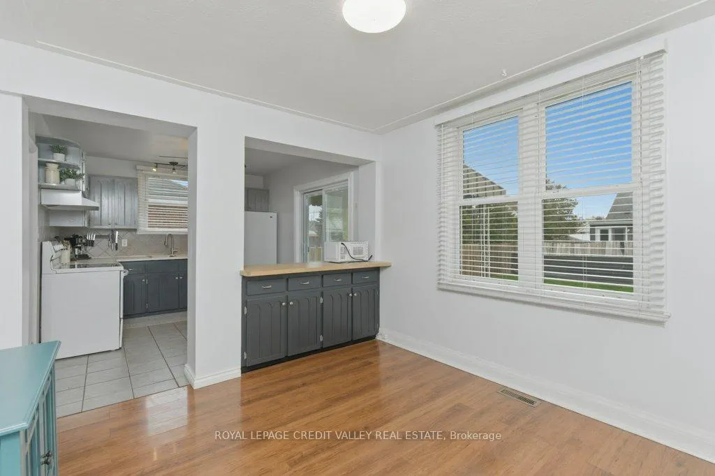 Photo 15 of 117 Glencarry Avenue, Hamilton, Glenview — HOMEH