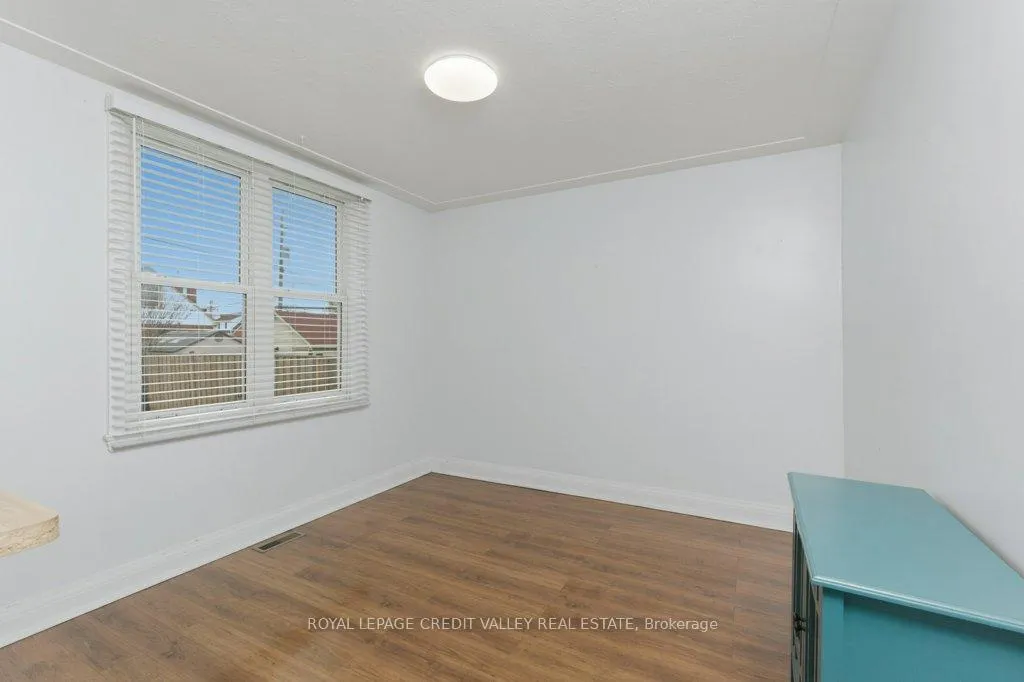 Photo 16 of 117 Glencarry Avenue, Hamilton, Glenview — HOMEH