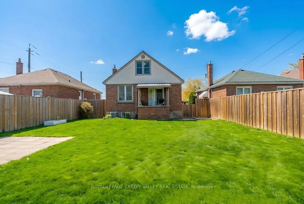 Photo 37 of 117 Glencarry Avenue, Hamilton, Glenview — HOMEH