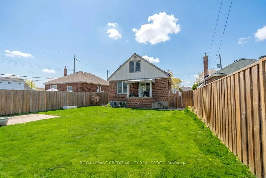 Photo 38 of 117 Glencarry Avenue, Hamilton, Glenview — HOMEH
