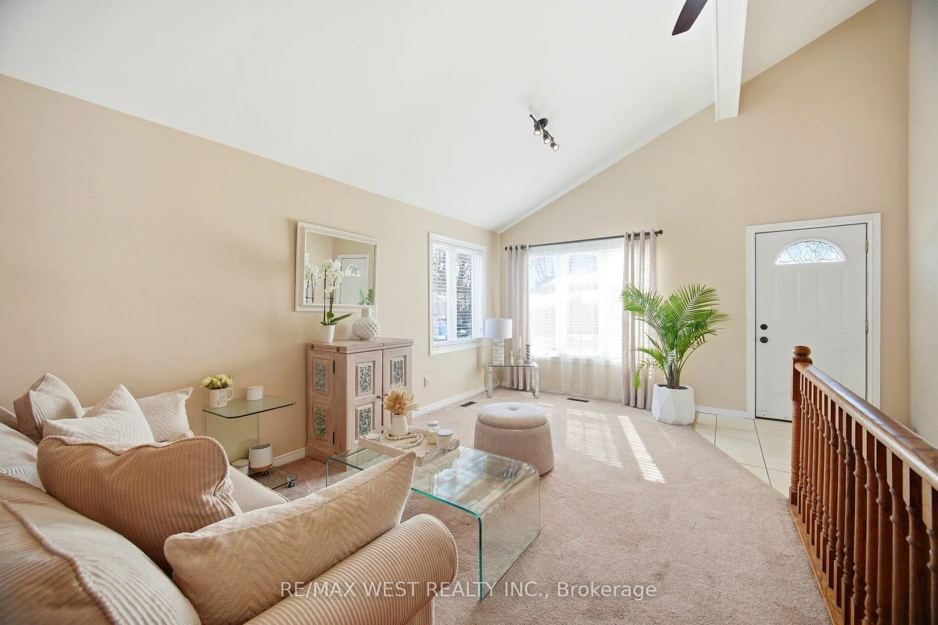 Photo 6 of 924 Vicrol Drive, Innisfil, Alcona — HOMEH