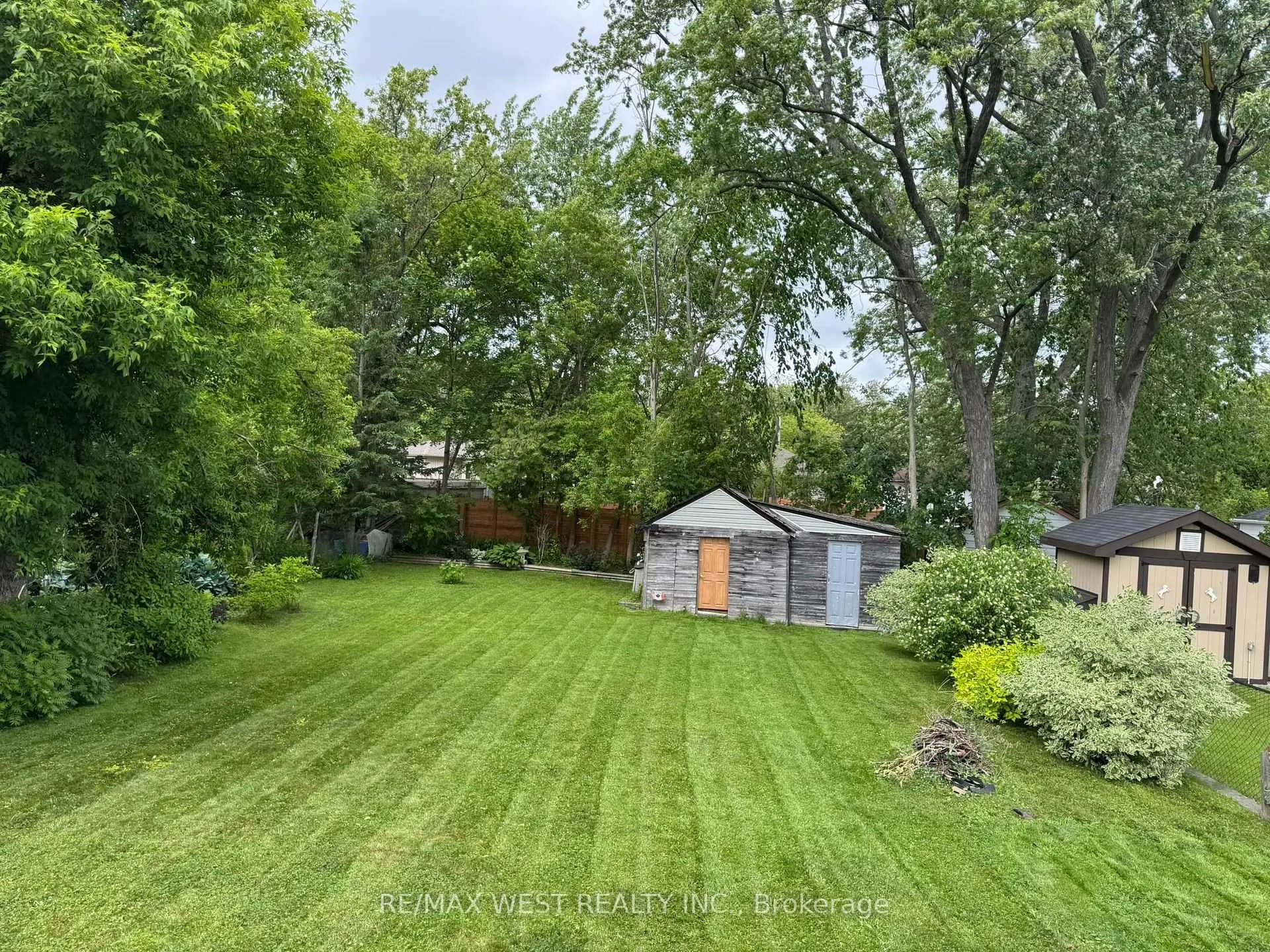 Photo 31 of 924 Vicrol Drive, Innisfil, Alcona — HOMEH