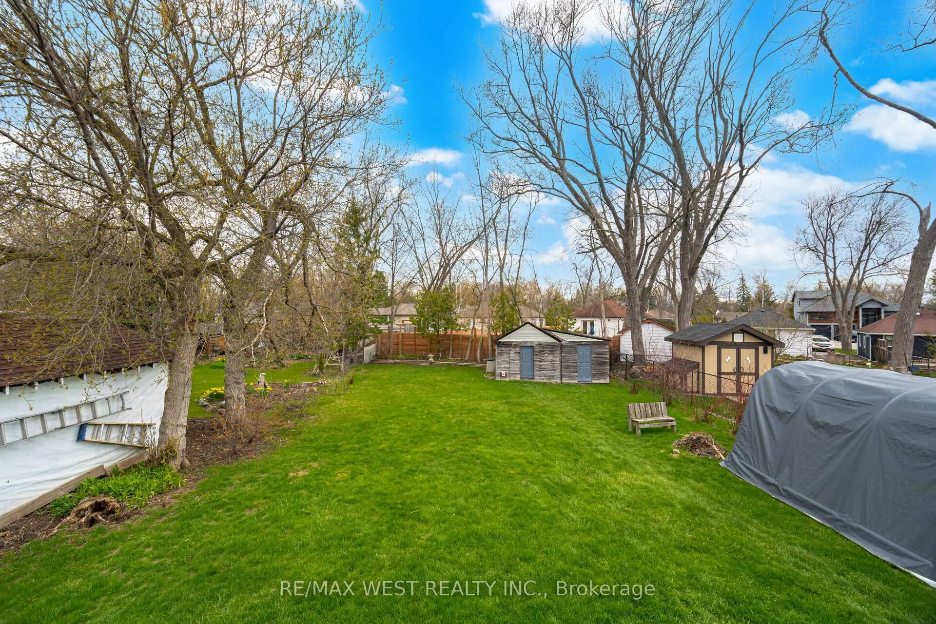Photo 33 of 924 Vicrol Drive, Innisfil, Alcona — HOMEH