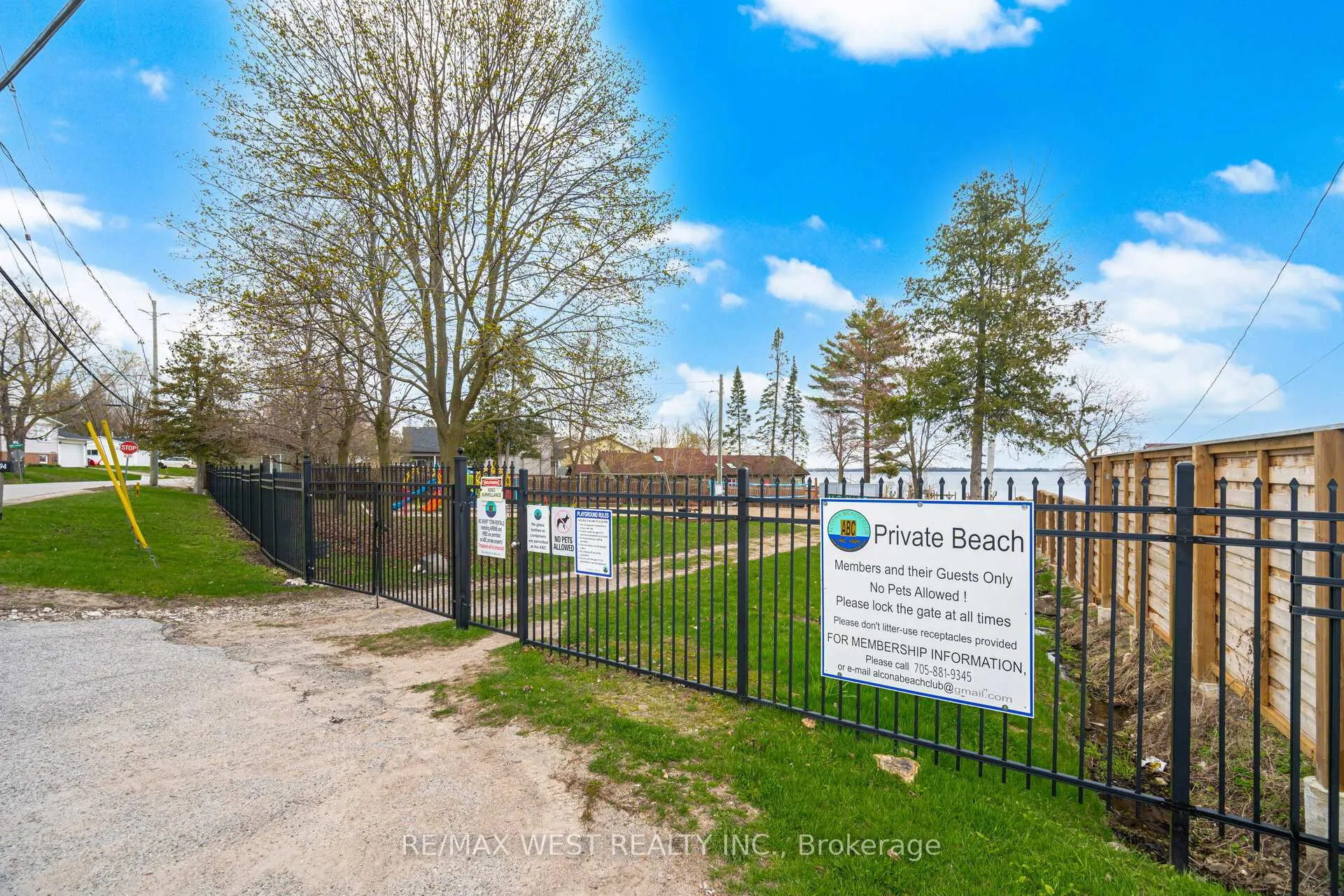 Photo 41 of 924 Vicrol Drive, Innisfil, Alcona — HOMEH