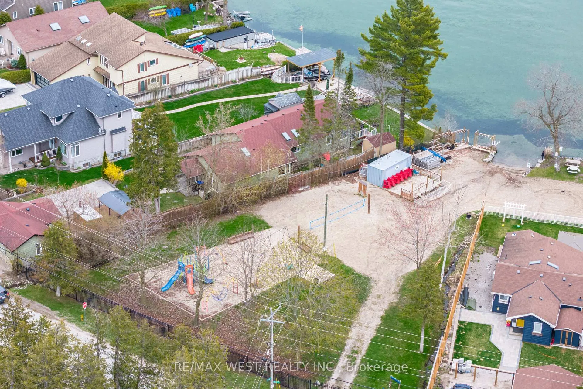 Photo 44 of 924 Vicrol Drive, Innisfil, Alcona — HOMEH