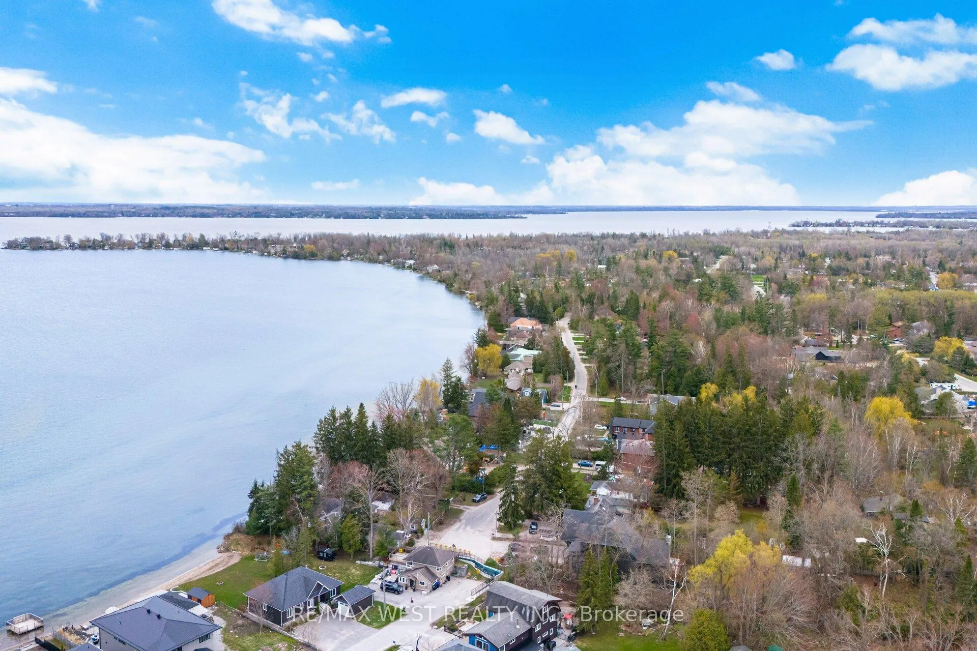 Photo 46 of 924 Vicrol Drive, Innisfil, Alcona — HOMEH