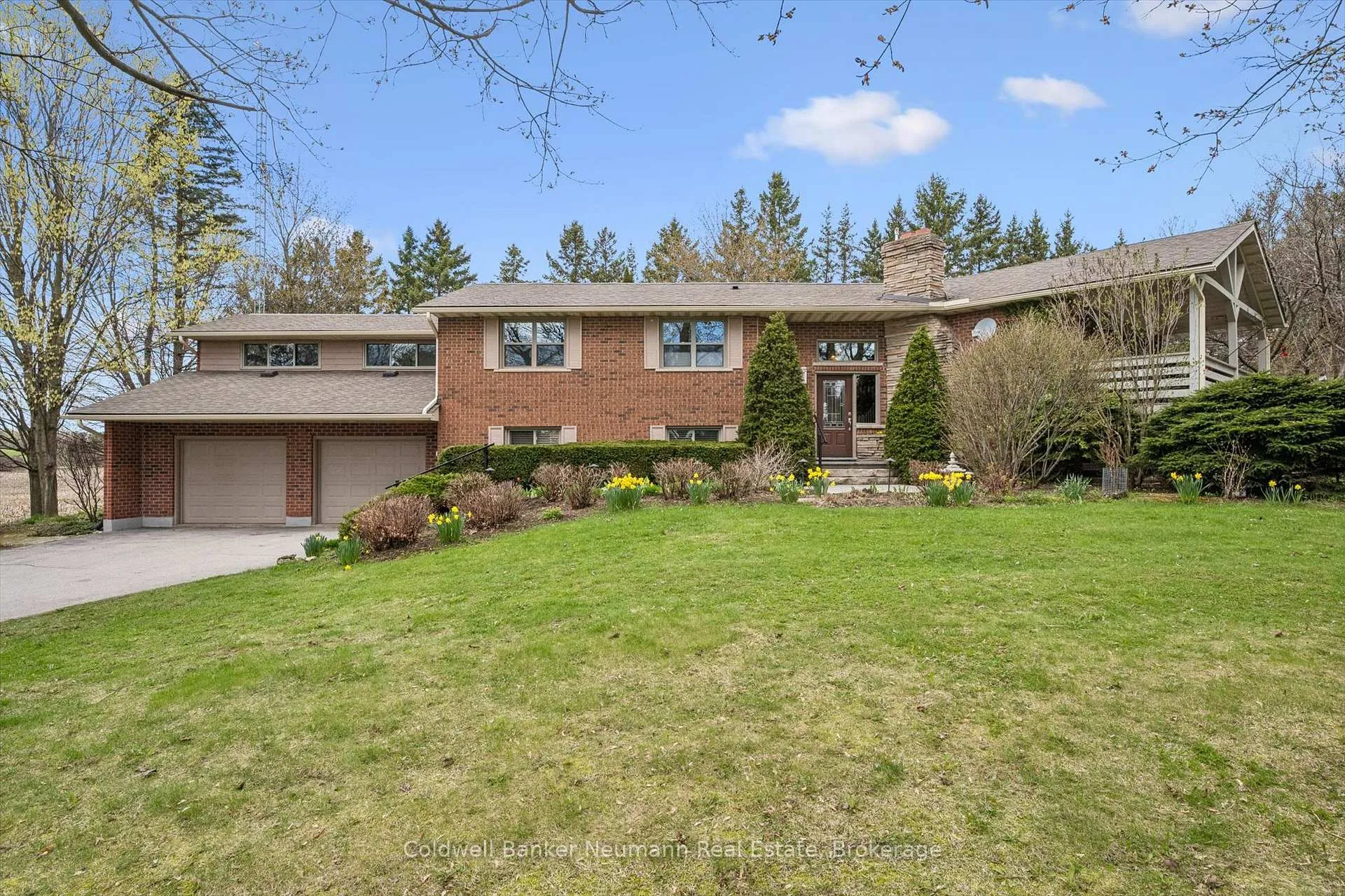 Photo 2 of 7690 Mill Road, Guelph/Eramosa, Rural Guelph/Eramosa East — HOMEH