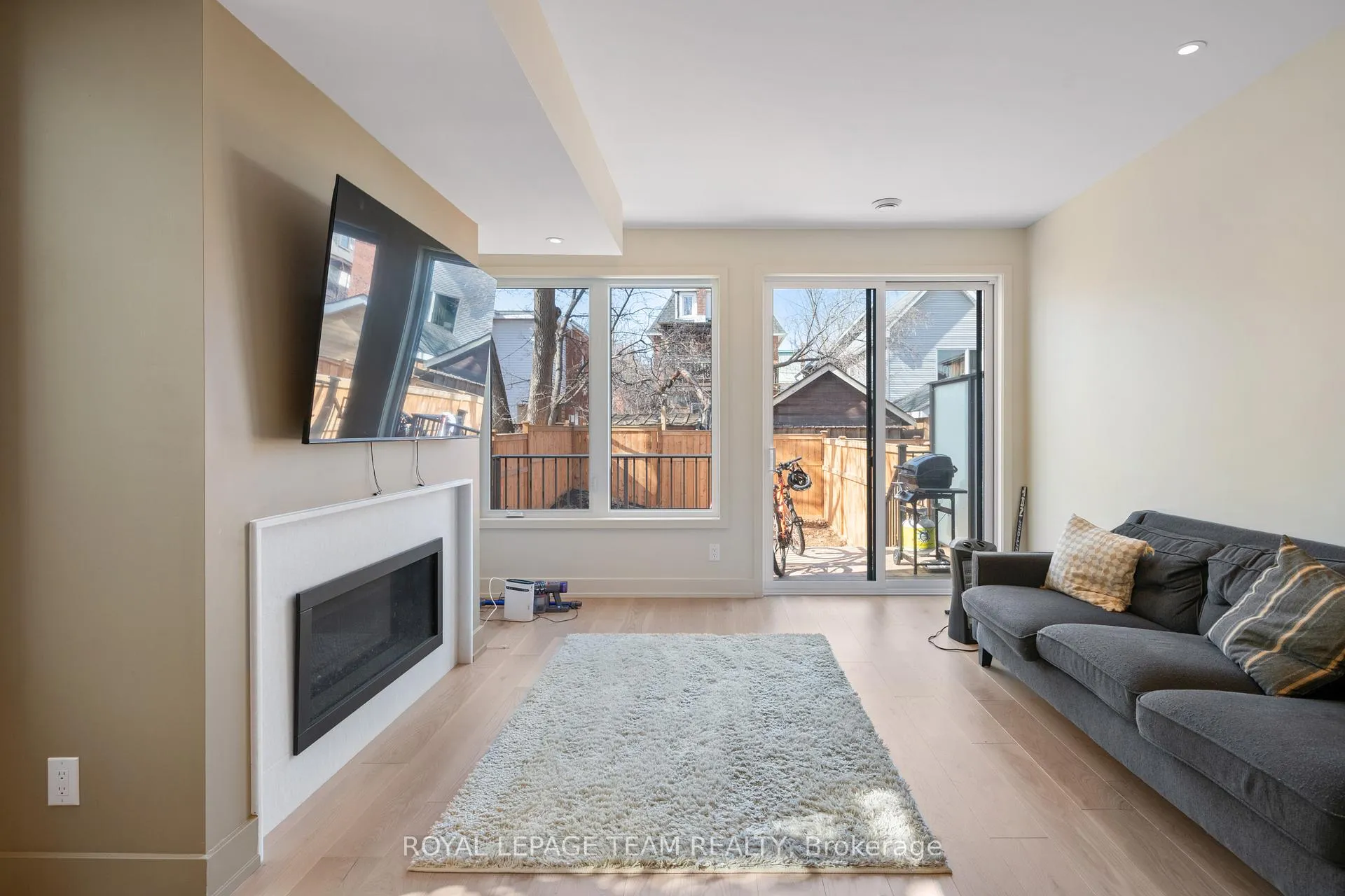 Photo 6 of Unit B, 13 Fifth Avenue, Ottawa, Glebe — HOMEH