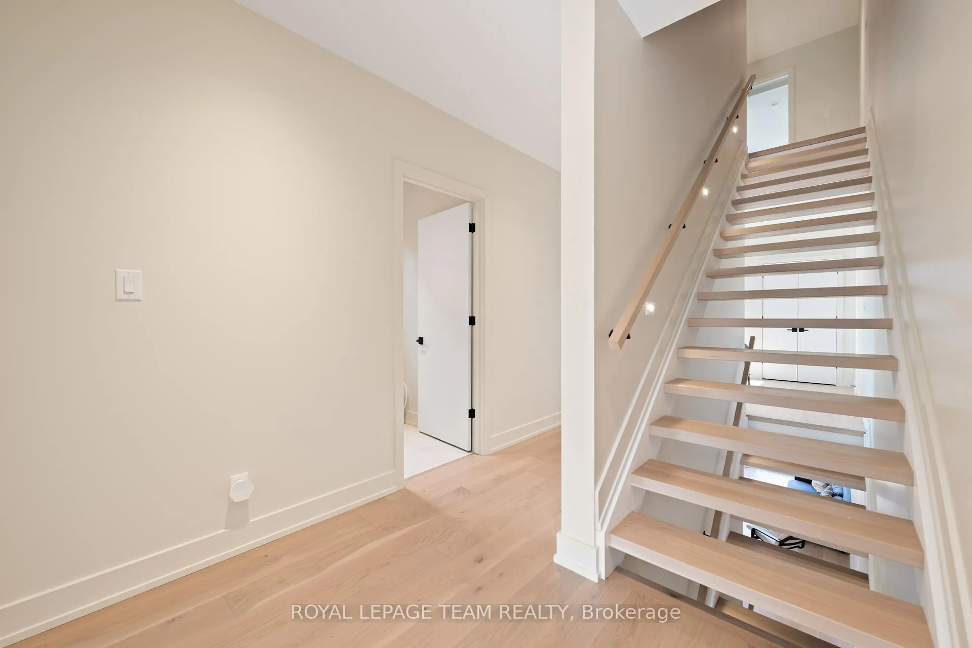 Photo 28 of Unit B, 13 Fifth Avenue, Ottawa, Glebe — HOMEH