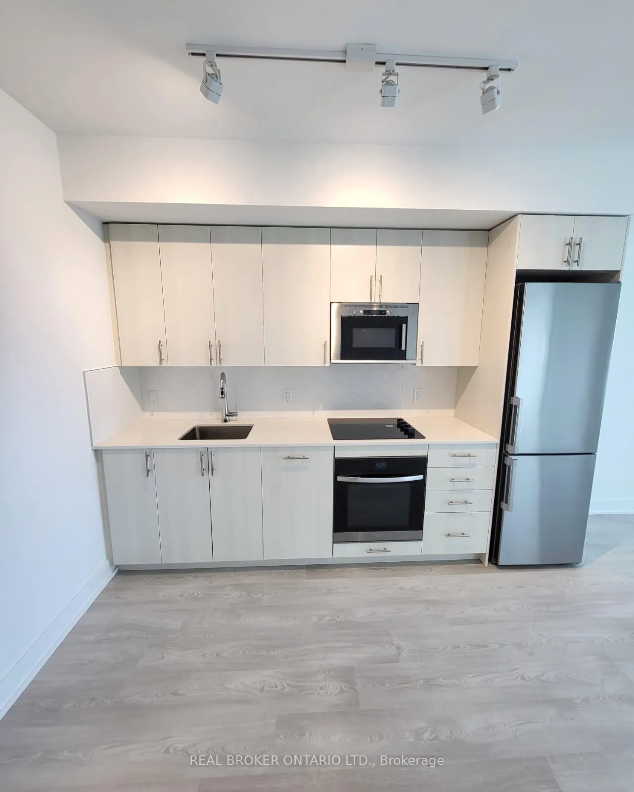 Photo 1 of Unit 1813, 2545 Simcoe Street N, Oshawa, Windfields — HOMEH