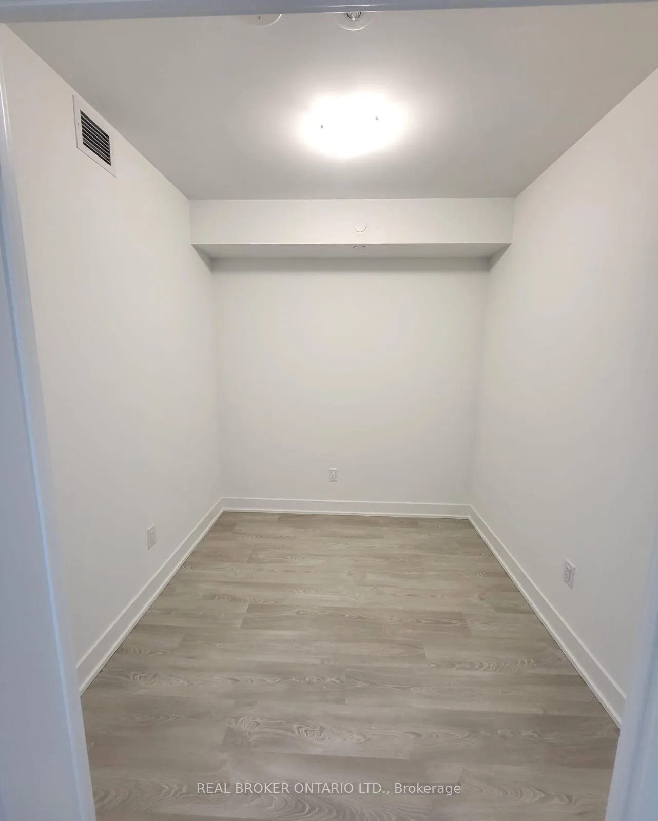 Photo 2 of Unit 1813, 2545 Simcoe Street N, Oshawa, Windfields — HOMEH