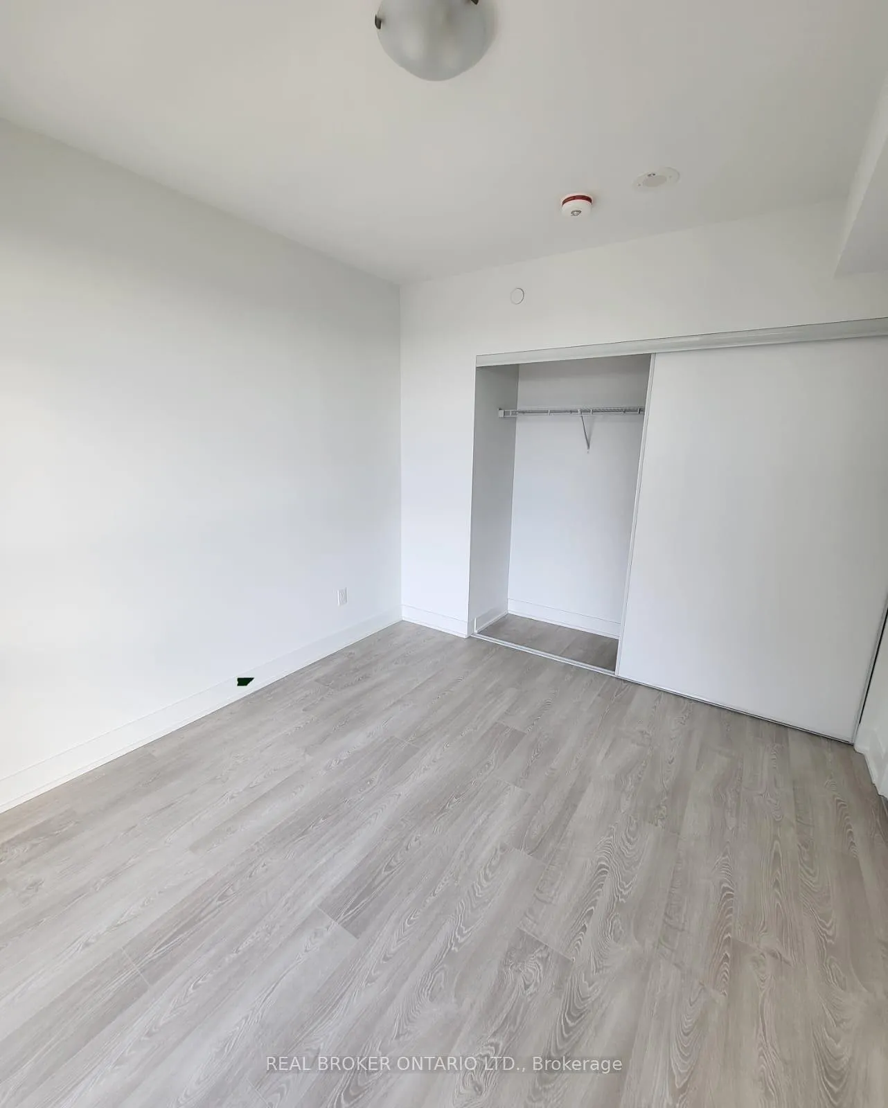 Photo 3 of Unit 1813, 2545 Simcoe Street N, Oshawa, Windfields — HOMEH