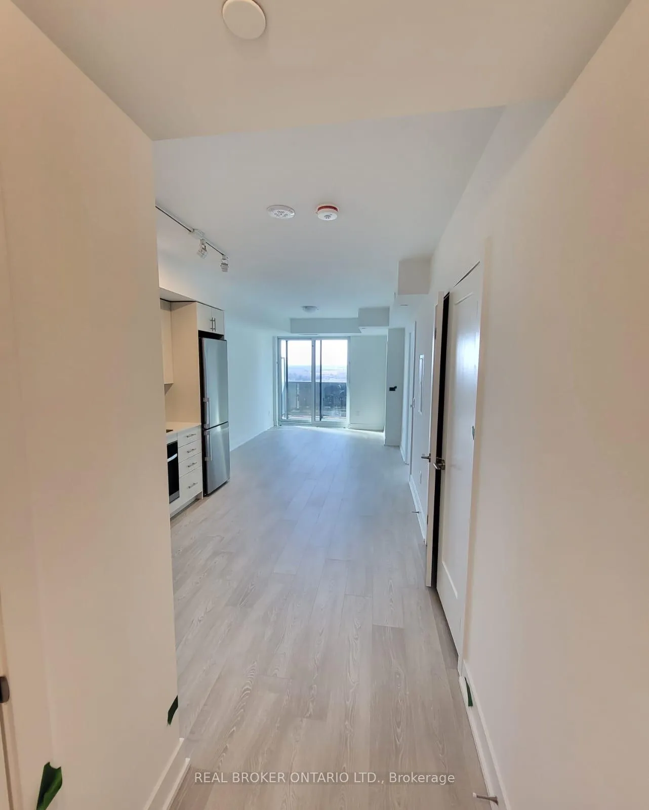 Photo 9 of Unit 1813, 2545 Simcoe Street N, Oshawa, Windfields — HOMEH