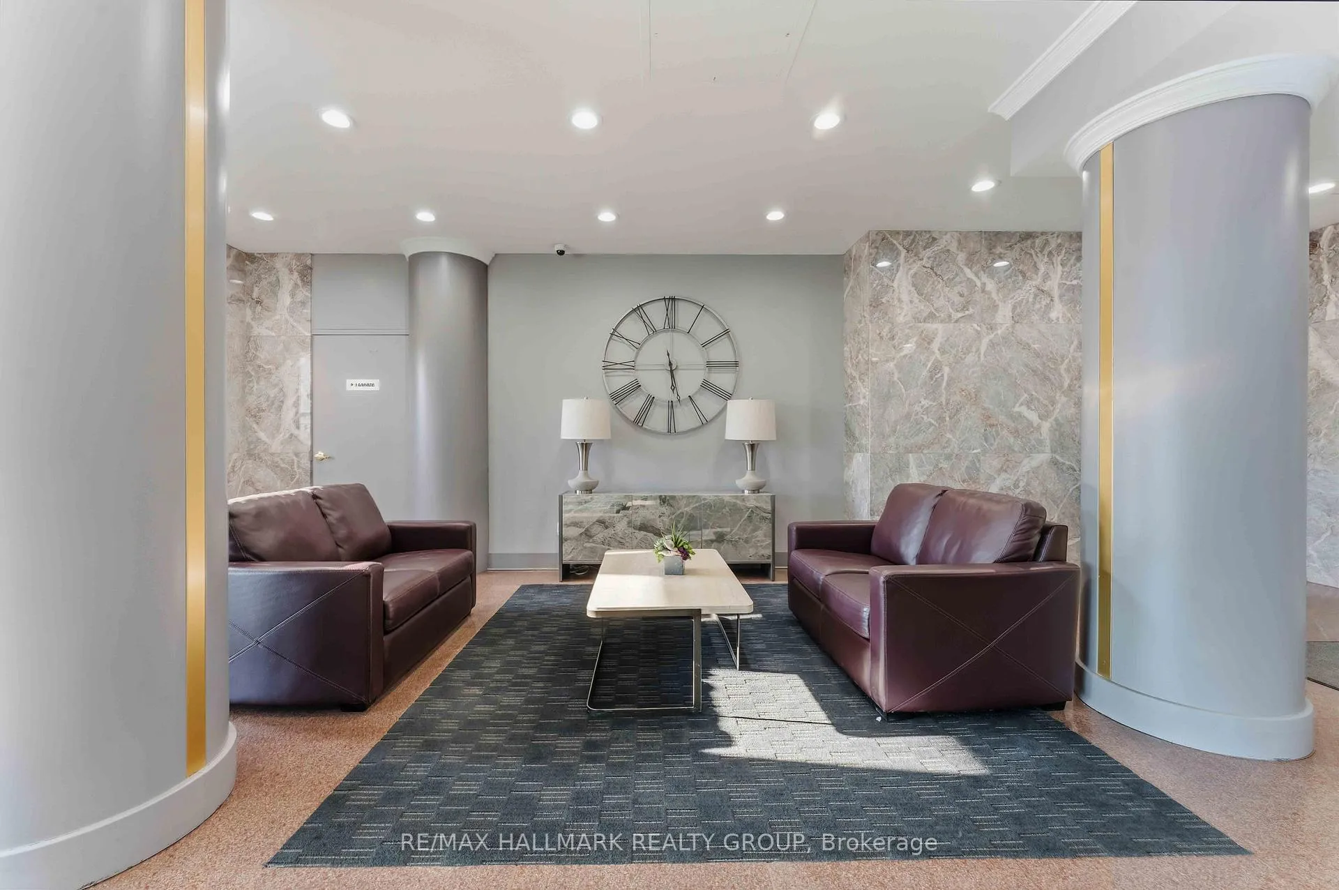Photo 4 of Unit 906, 545 St Laurent Boulevard, Ottawa, Viscount Alexander Park — HOMEH