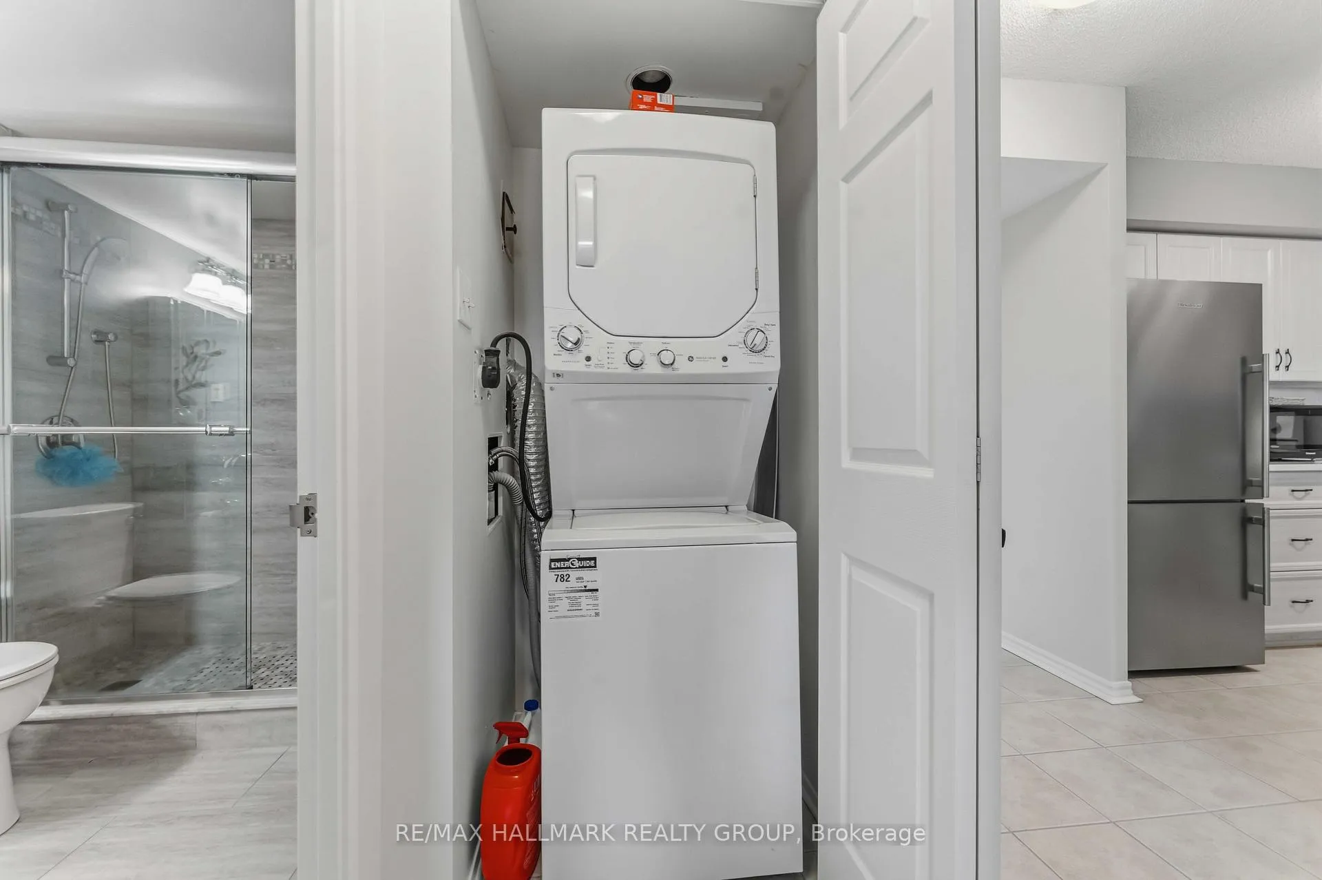 Photo 15 of Unit 906, 545 St Laurent Boulevard, Ottawa, Viscount Alexander Park — HOMEH