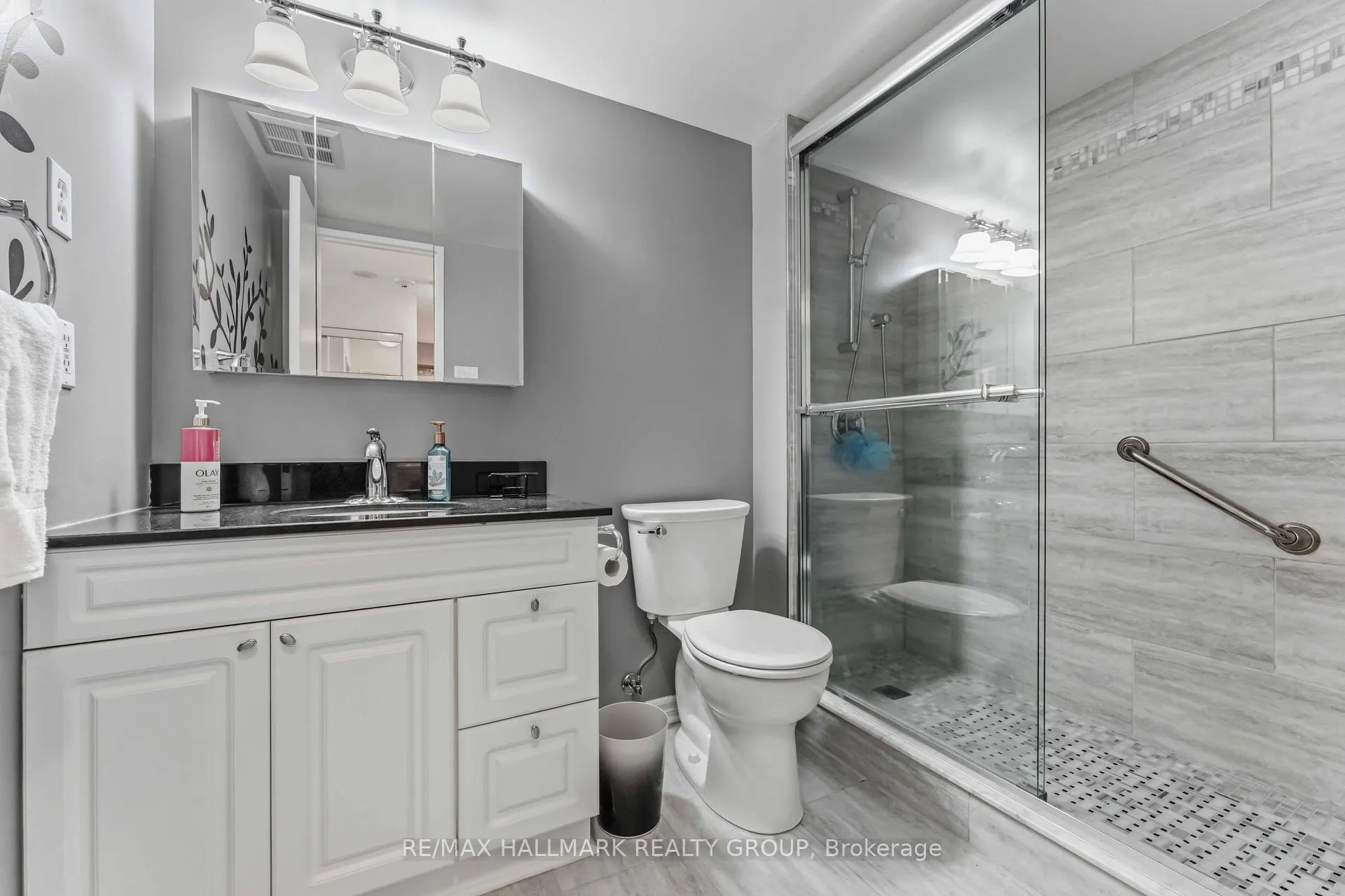 Photo 18 of Unit 906, 545 St Laurent Boulevard, Ottawa, Viscount Alexander Park — HOMEH