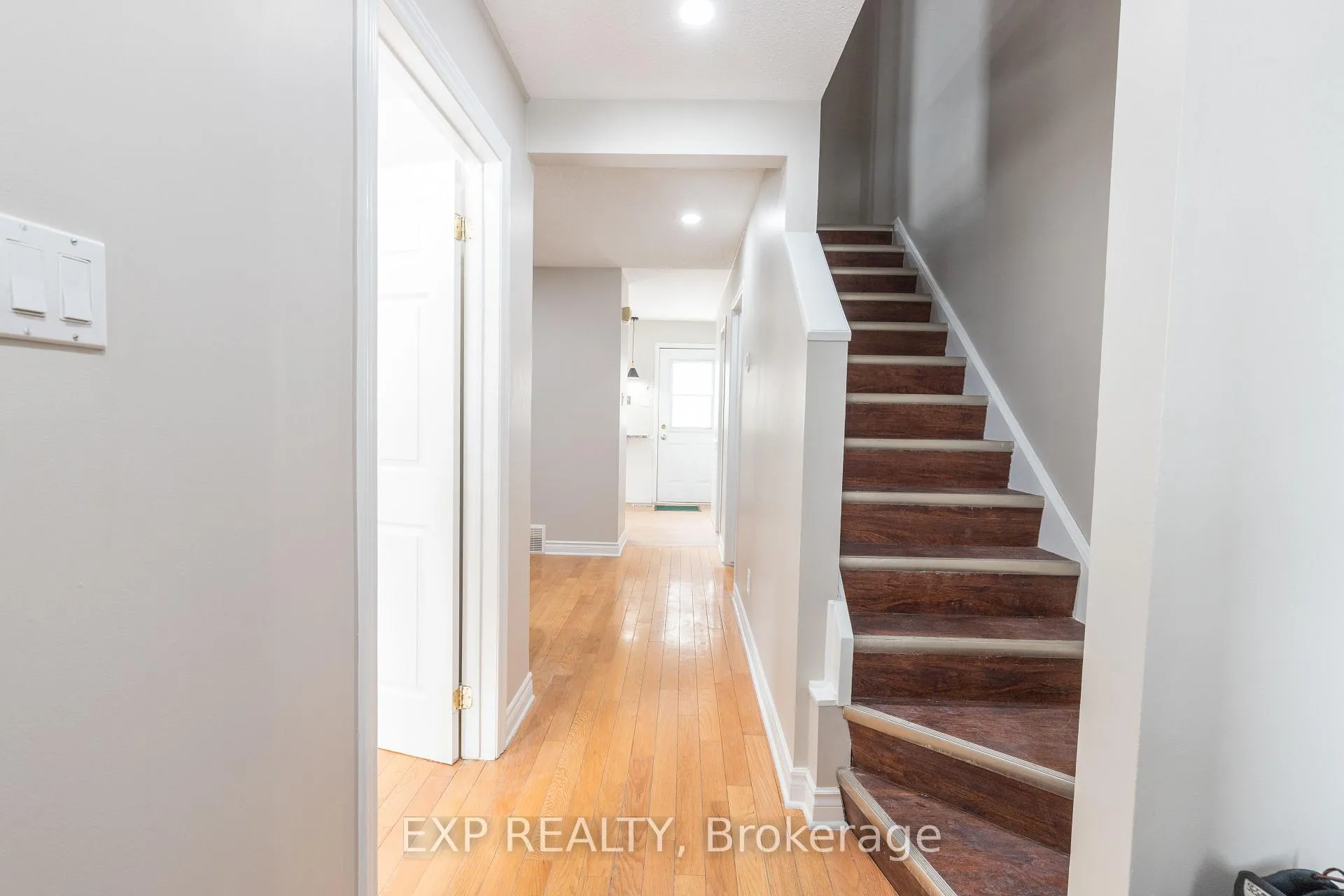 Photo 2 of Unit 13, 1294 Cahill Drive, Ottawa, South Keys — HOMEH