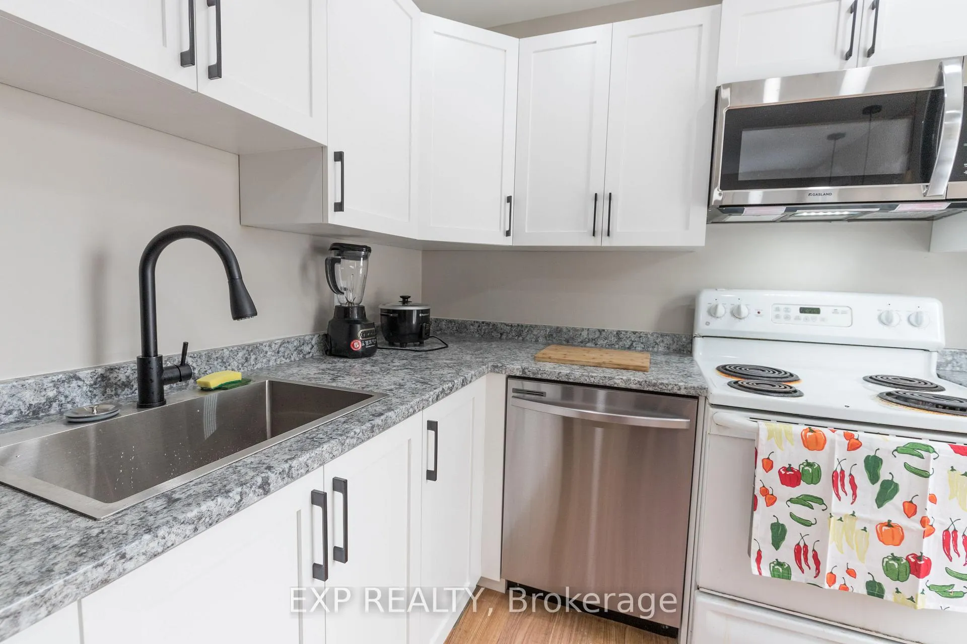 Photo 7 of Unit 13, 1294 Cahill Drive, Ottawa, South Keys — HOMEH