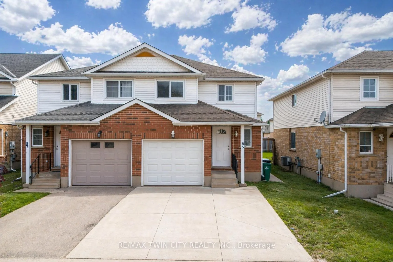 Front of 85 Activa Avenue